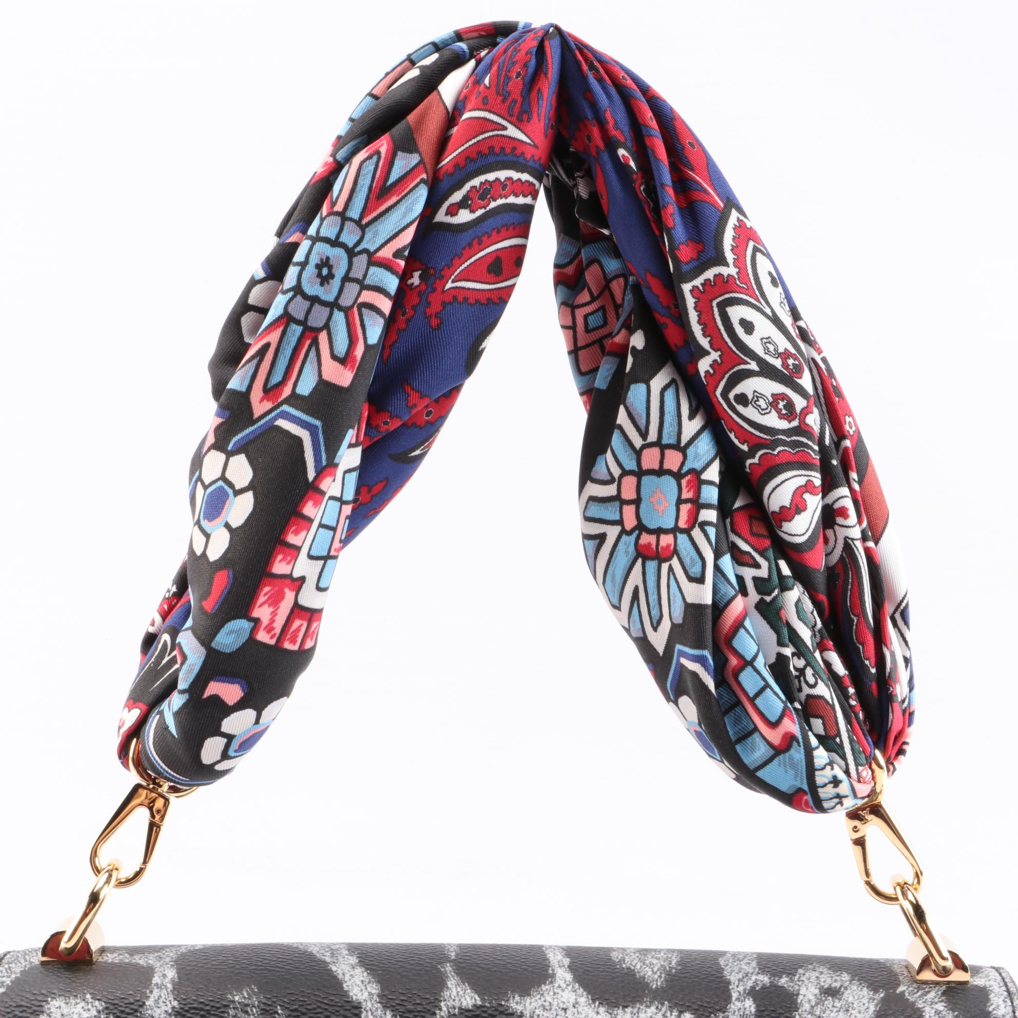 Louis Vuitton Twist MM Shoulder Bag in Wild Animal Print Leather