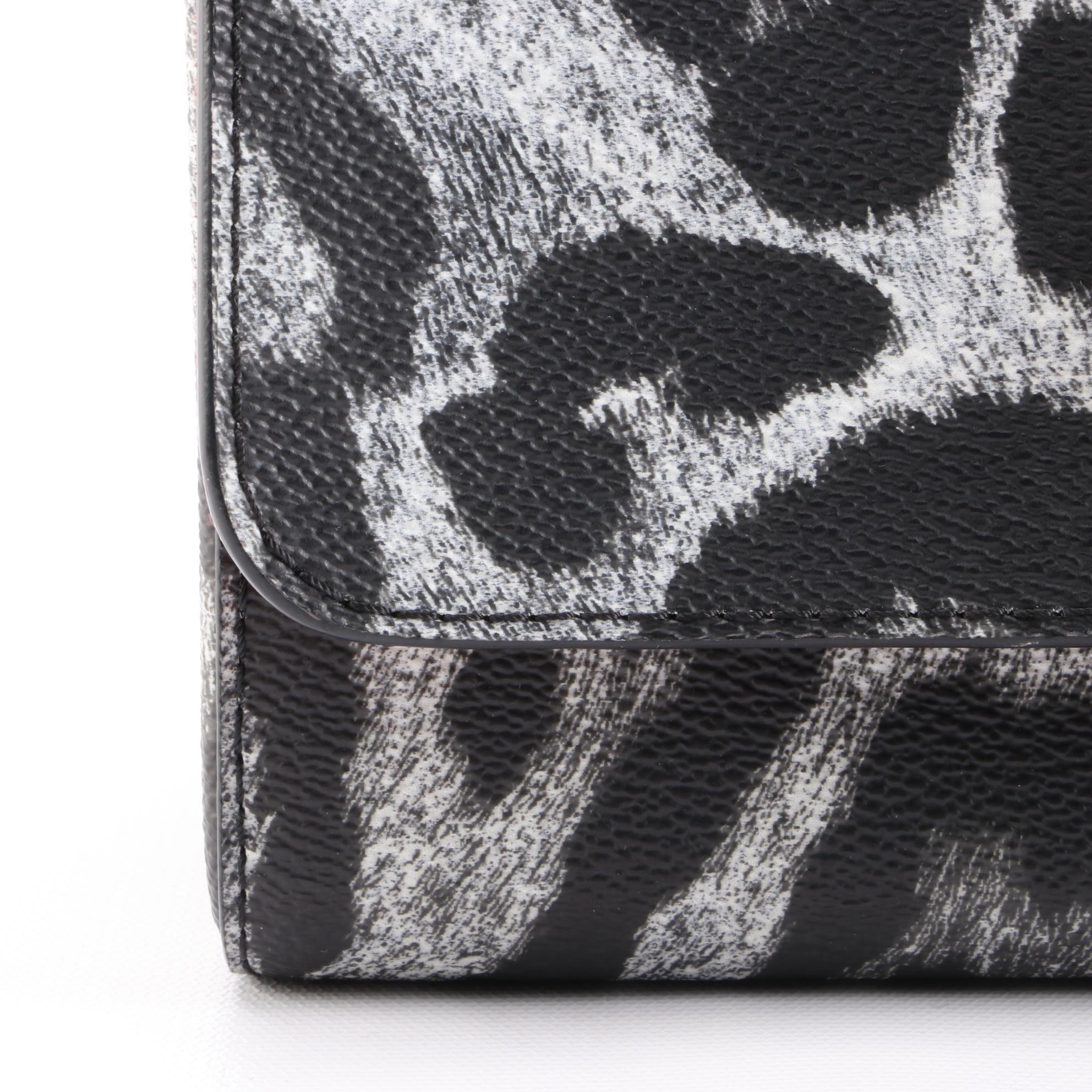 Louis Vuitton Twist MM Shoulder Bag in Wild Animal Print Leather