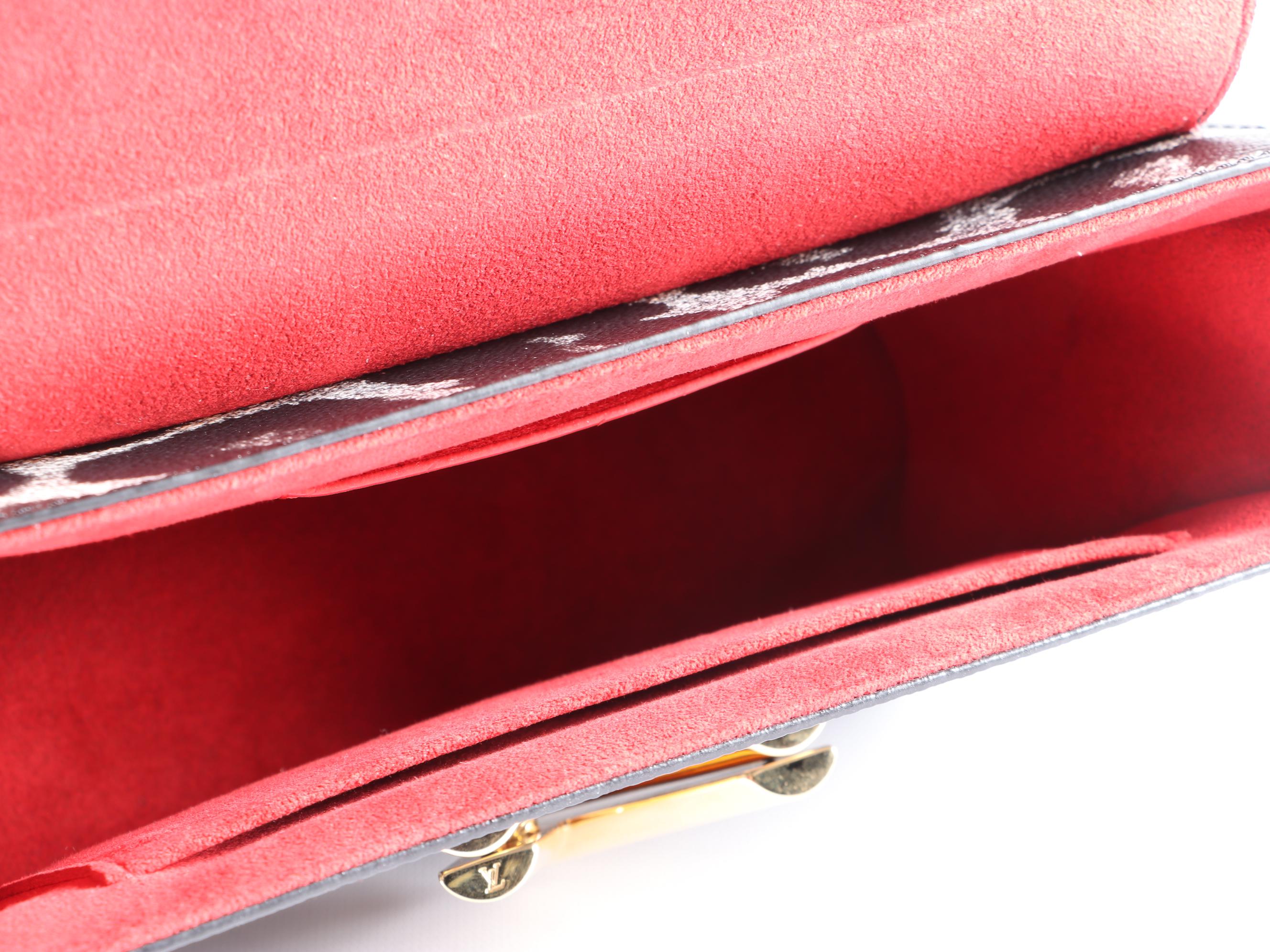 Louis Vuitton Twist MM Shoulder Bag in Wild Animal Print Leather