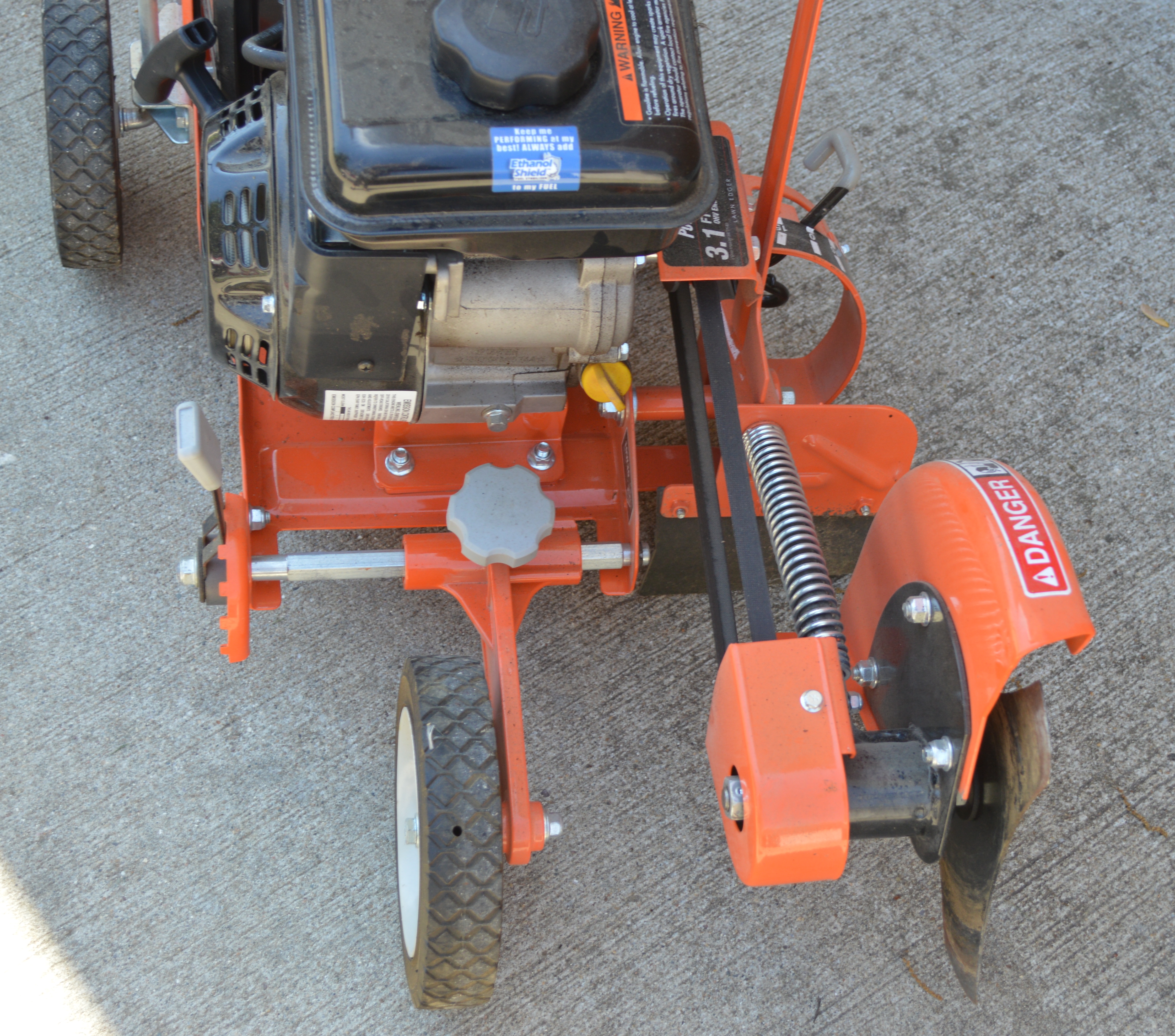 Powermate 9" Walk Behind Gasoline Lawn Edger