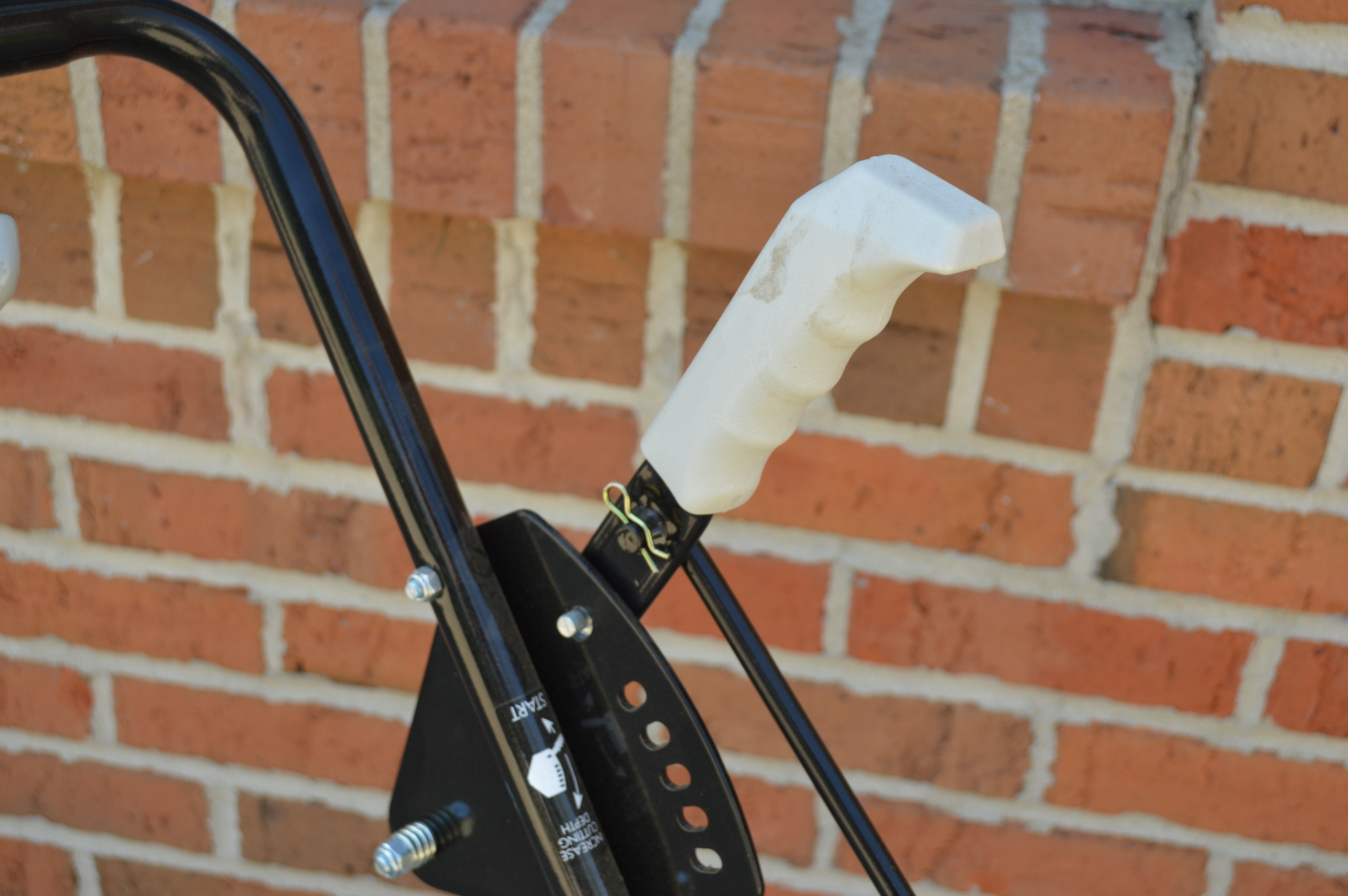 Powermate 9" Walk Behind Gasoline Lawn Edger