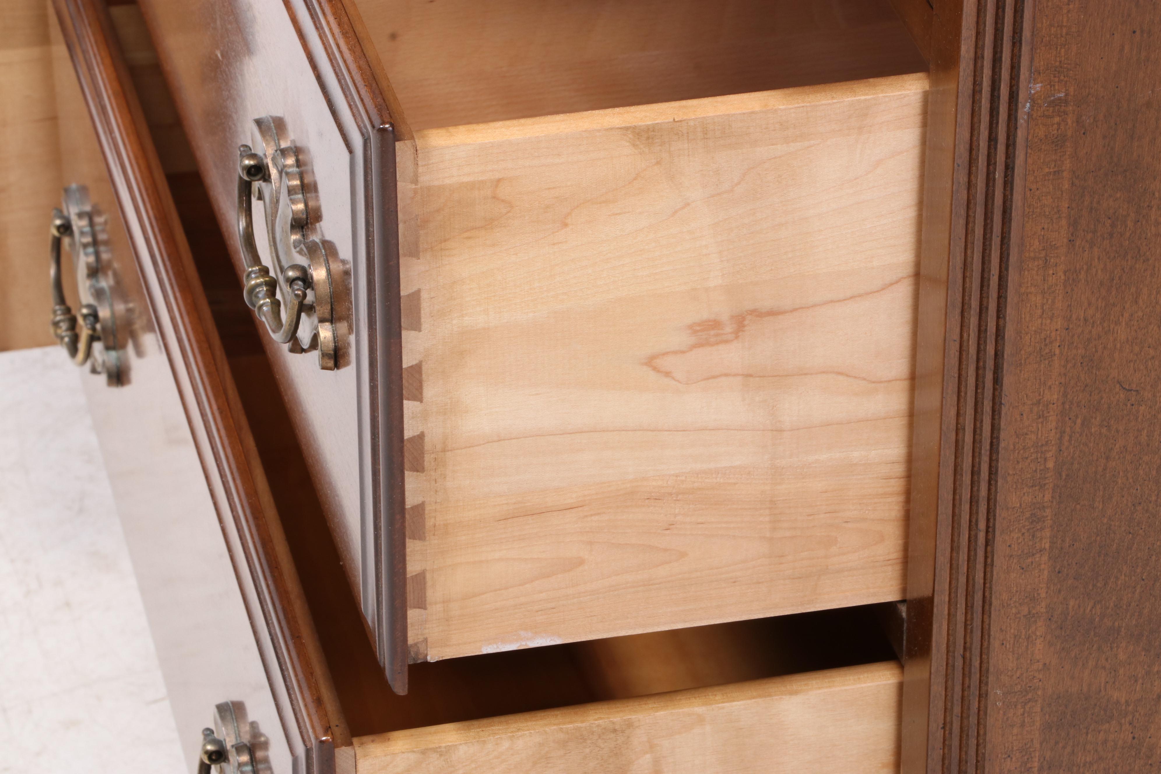 Ethan Allen "Classic Manor" Maple Dresser, Mid to Late 20th Century