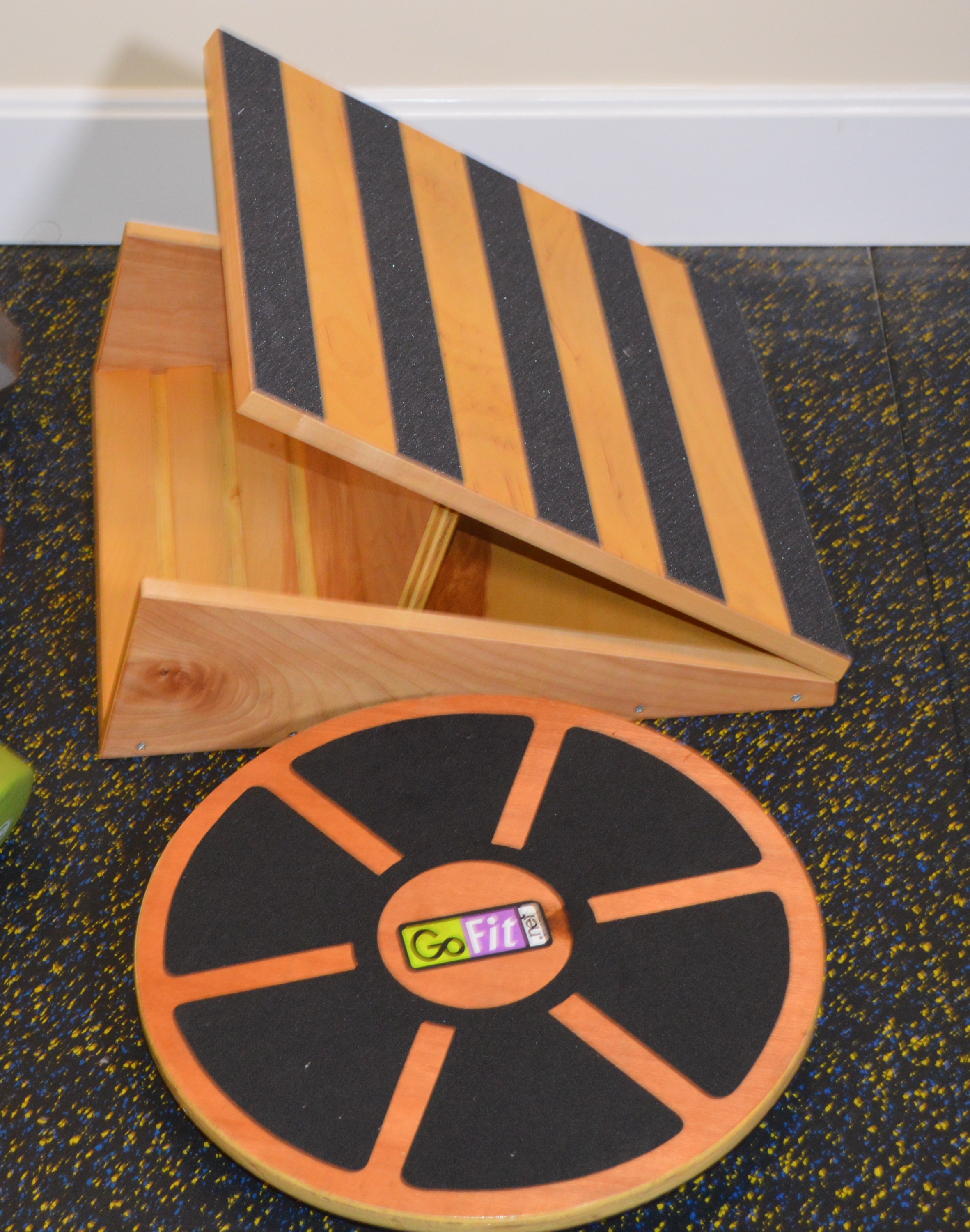 Go Fit Wood Wobble Board, Rivers Edge Slant Board and Other Hand Weights