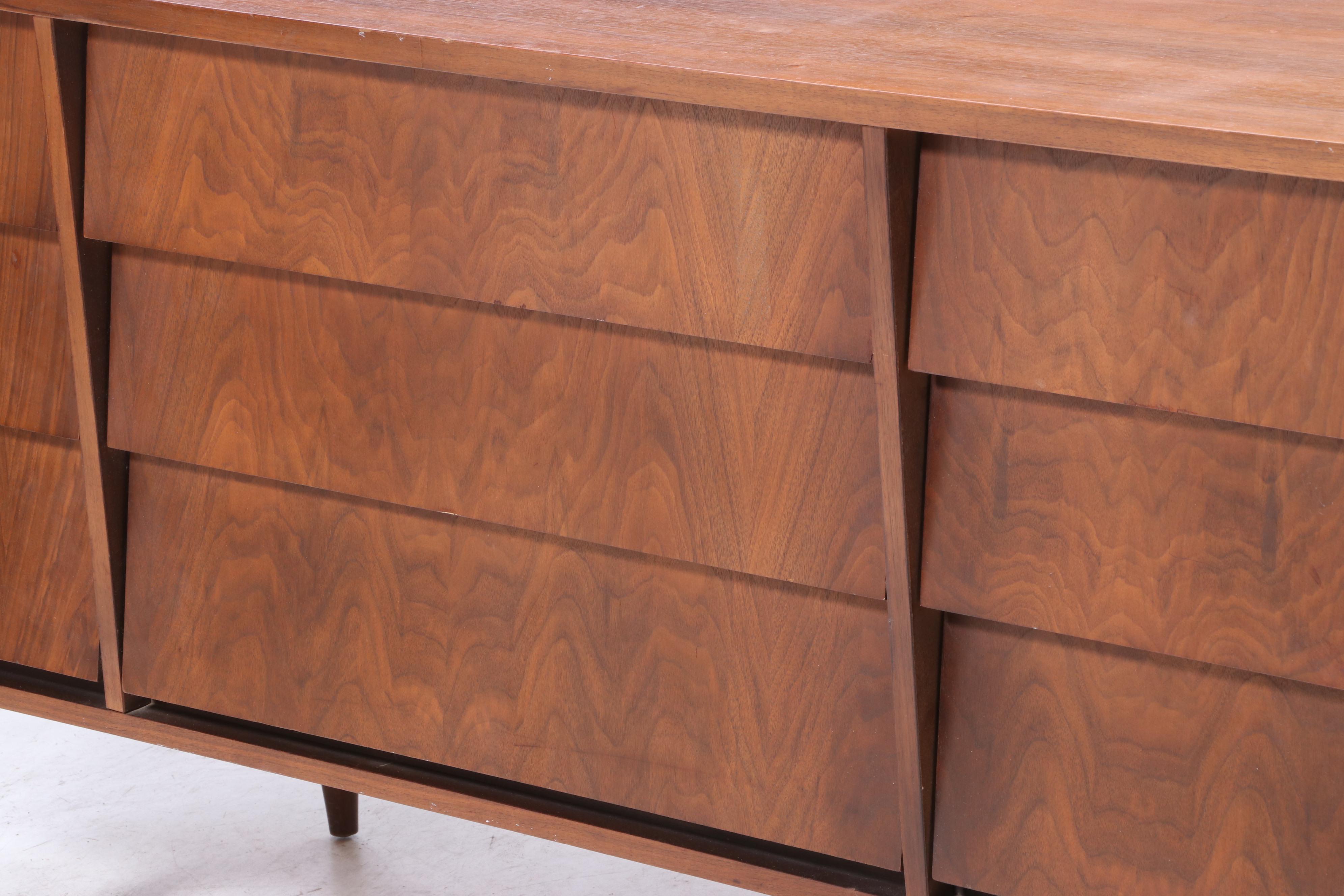 Mid Century Modern Walnut Chest of Drawers