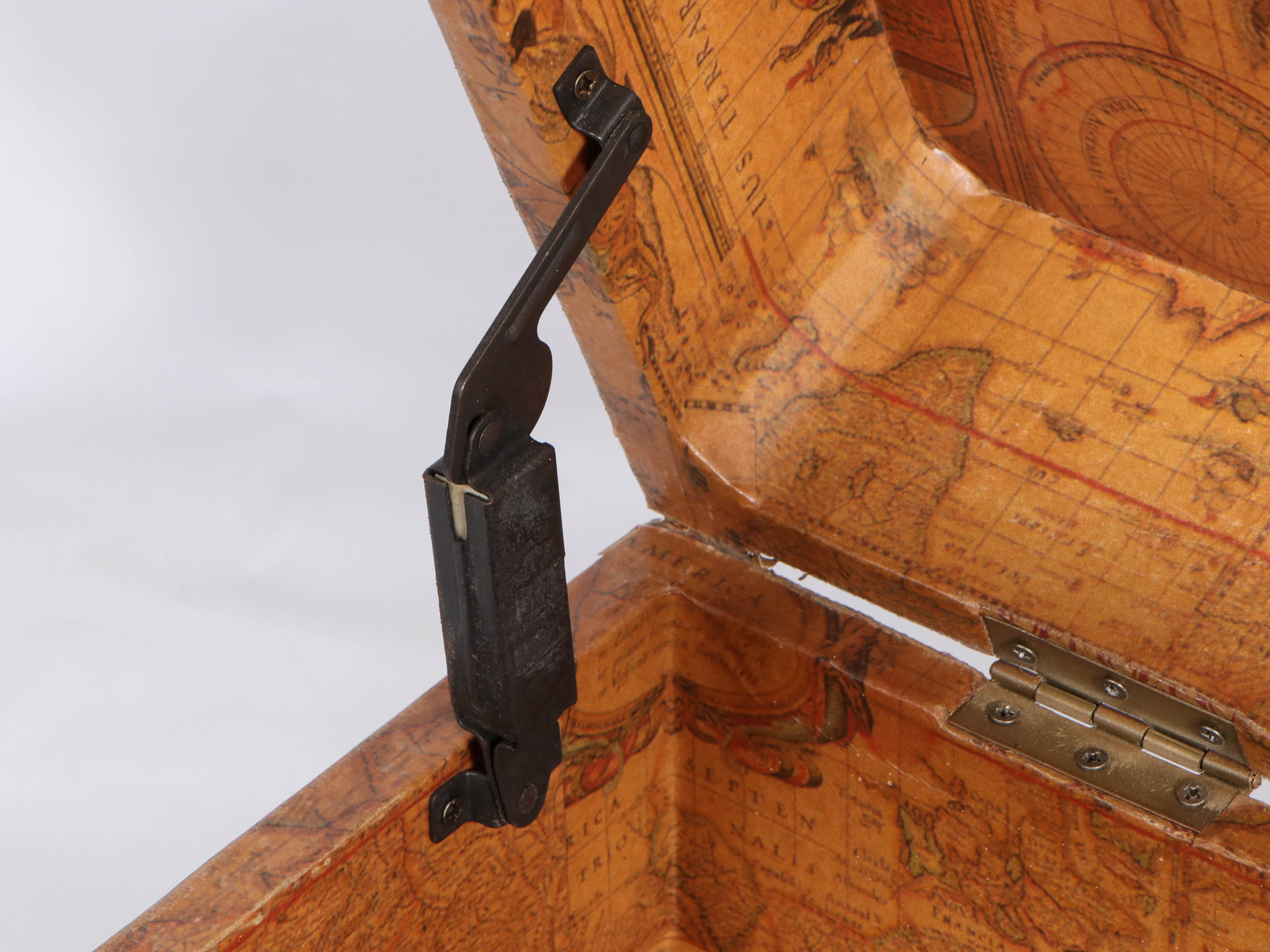 Decorative Travel Trunk Coffee Table with Storage