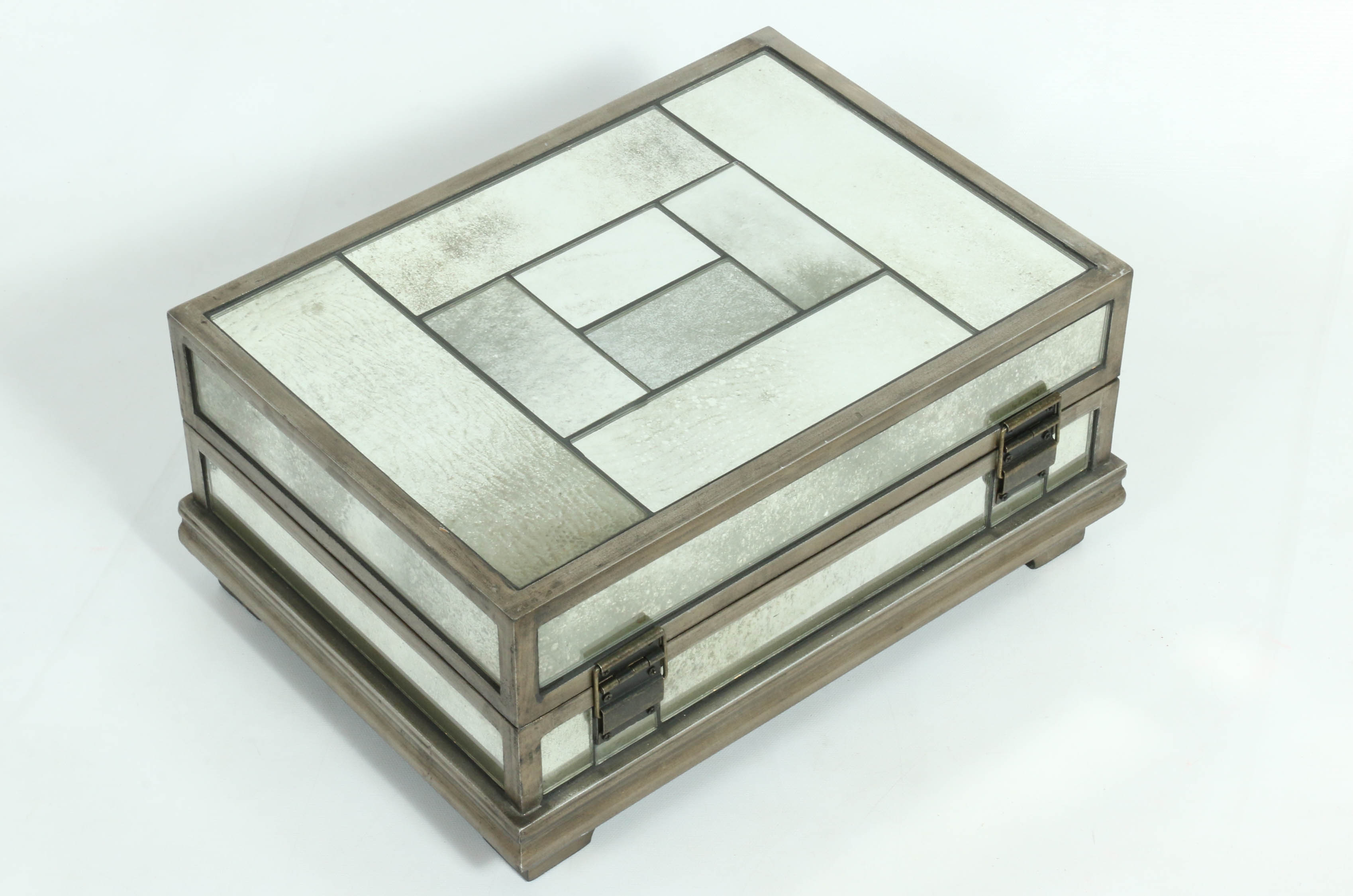 Modern Decor Including Mirrored Dresser Box, Inlaid Containers & Polished Horns