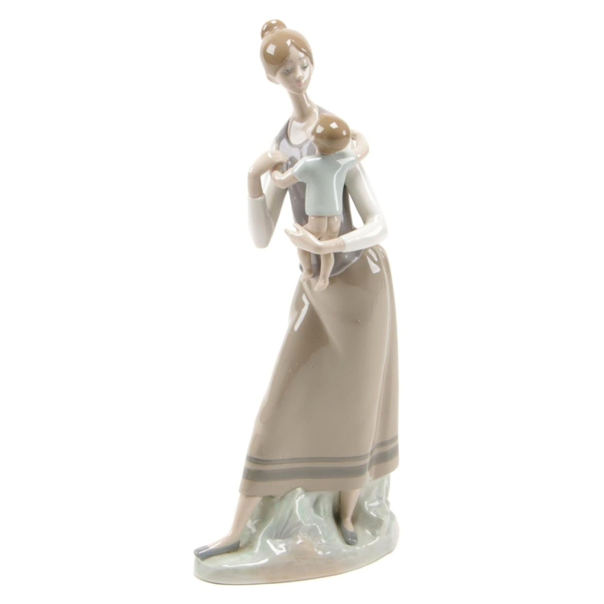 Lladró "Motherhood" Porcelain Figurine Designed by Antonio Ruiz, 1977–1984