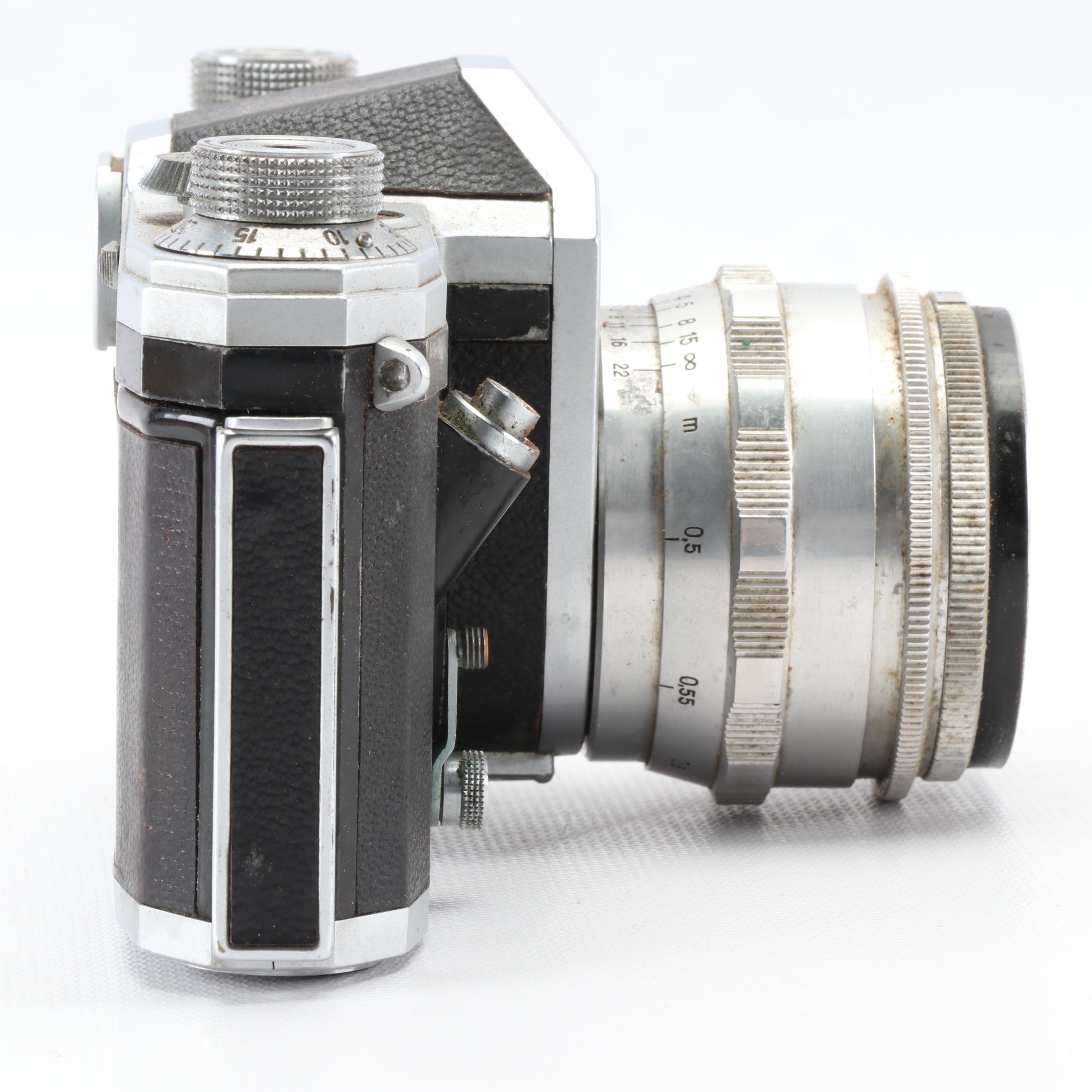 Zeiss Ikon VEB Contax D with Carl Zeiss Jena red T* Biotar 2/58mm  Accessories