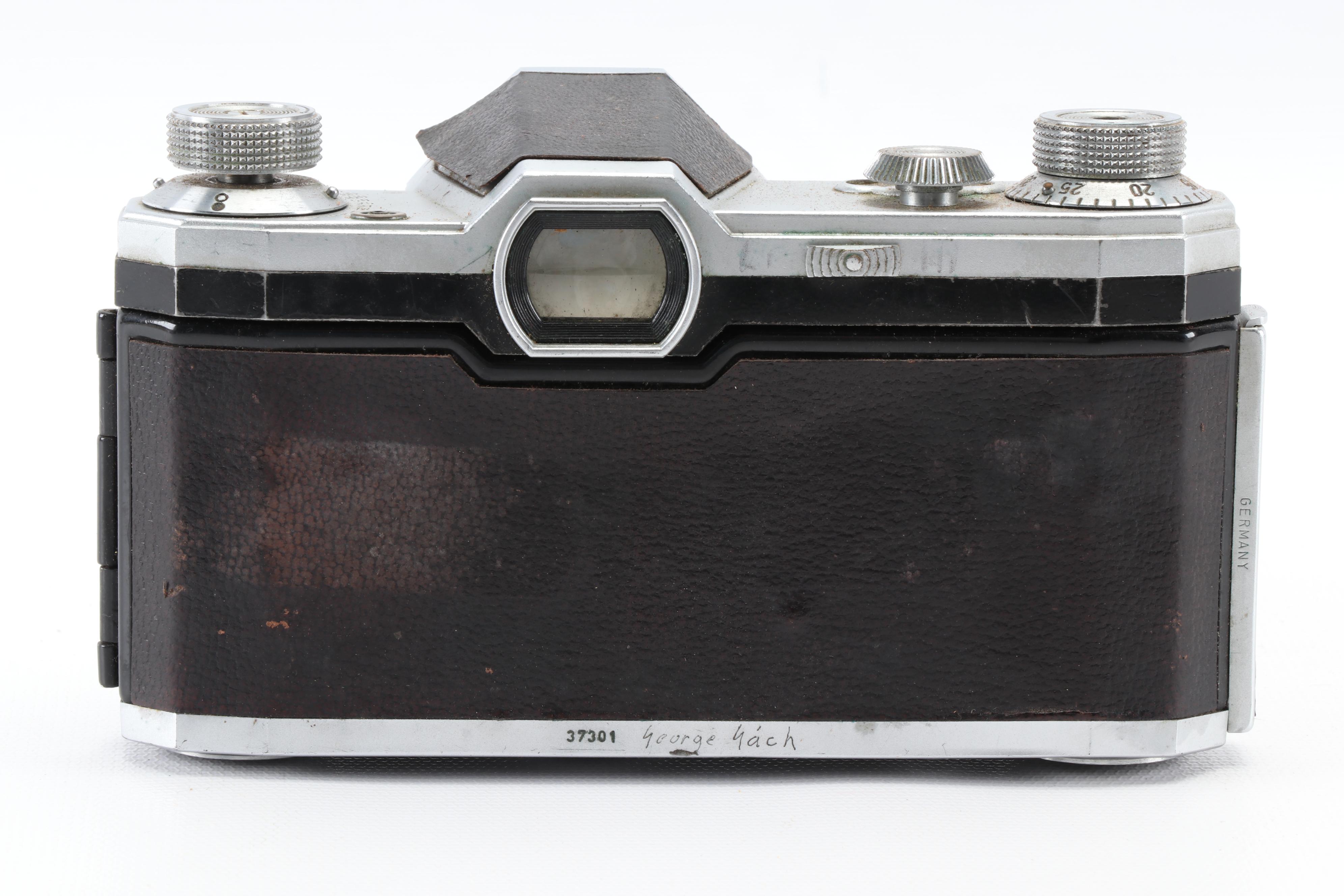 Zeiss Ikon VEB Contax D with Carl Zeiss Jena red T* Biotar 2/58mm  Accessories