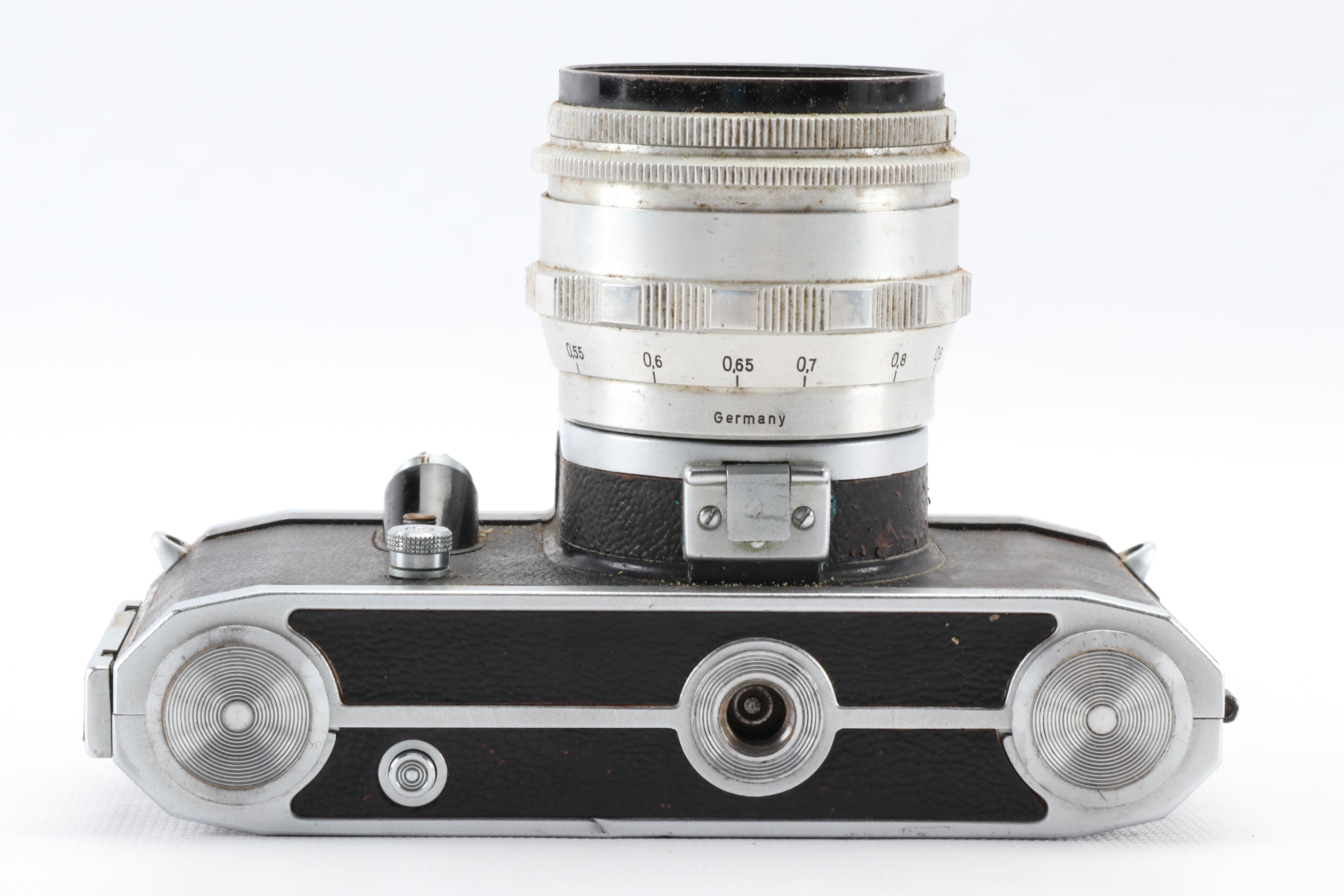 Zeiss Ikon VEB Contax D with Carl Zeiss Jena red T* Biotar 2/58mm  Accessories