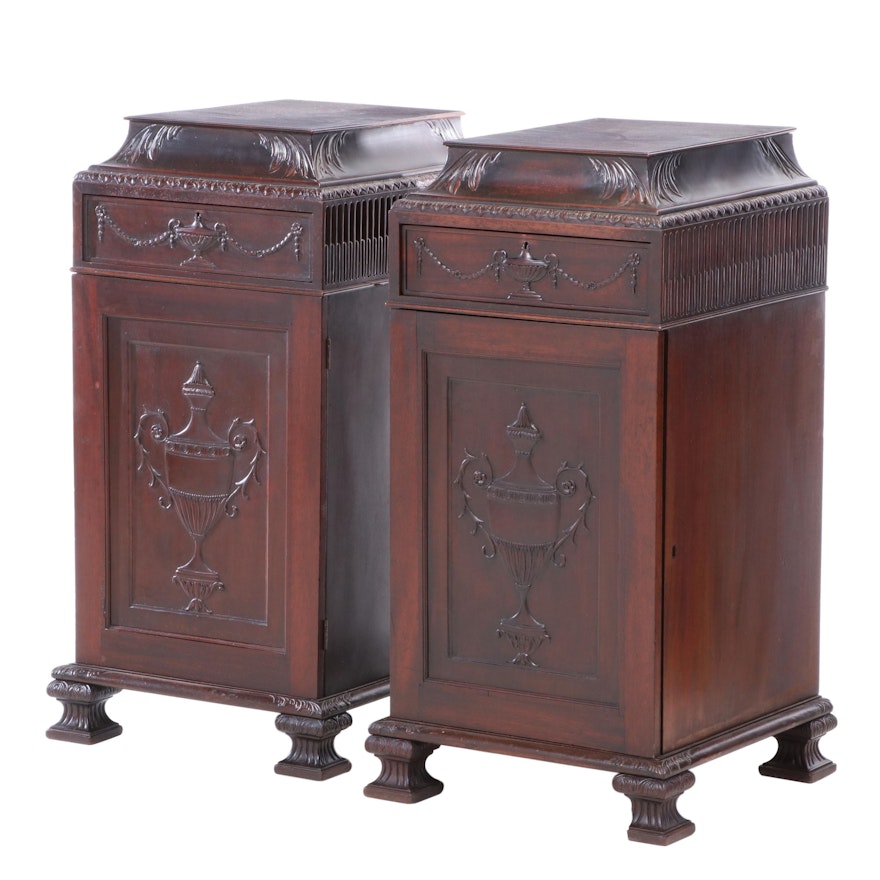 Pair of George III Style Mahogany Dining-Room Pedestals, Early 20th Century