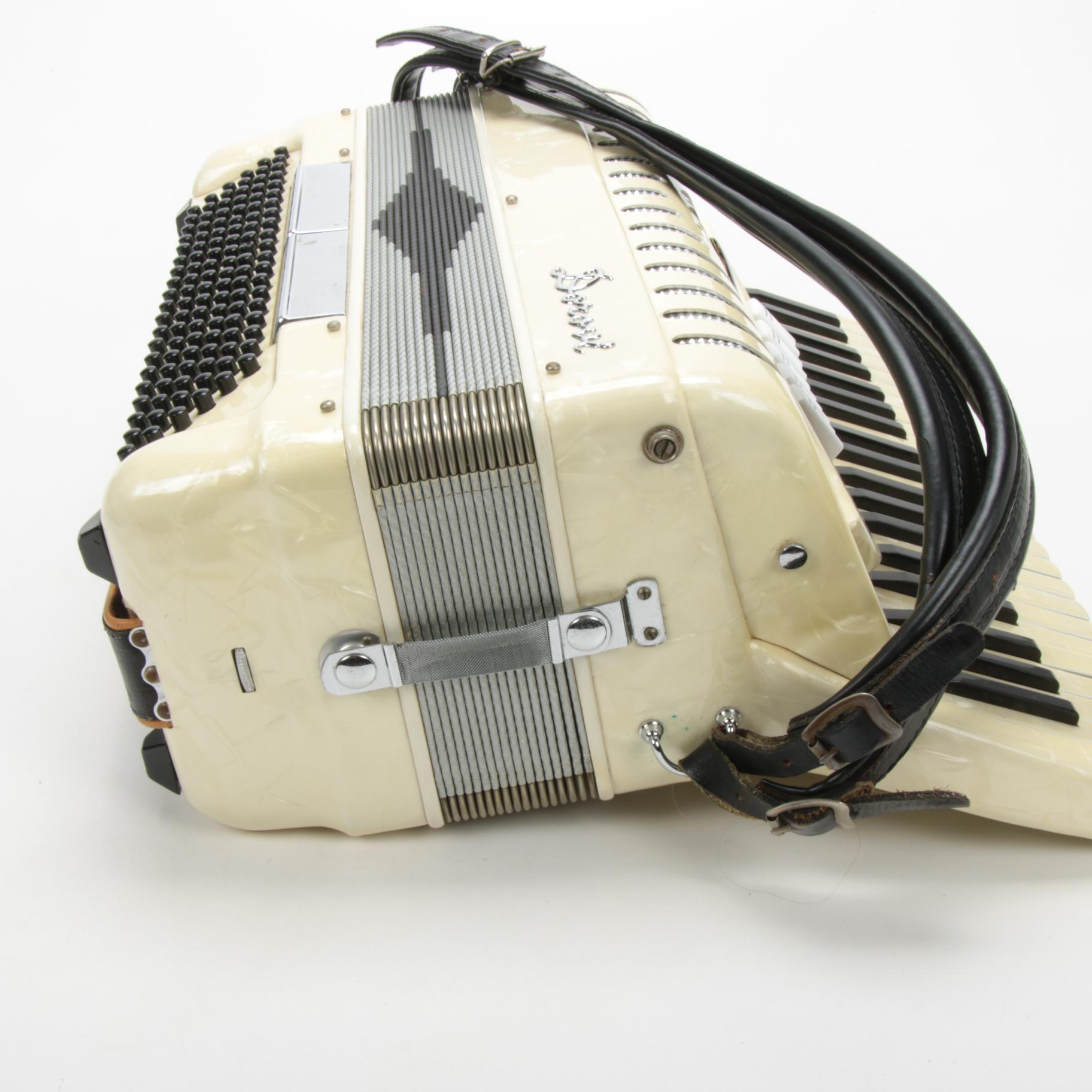 Dorovi 120 Bass Piano Accordion With Case