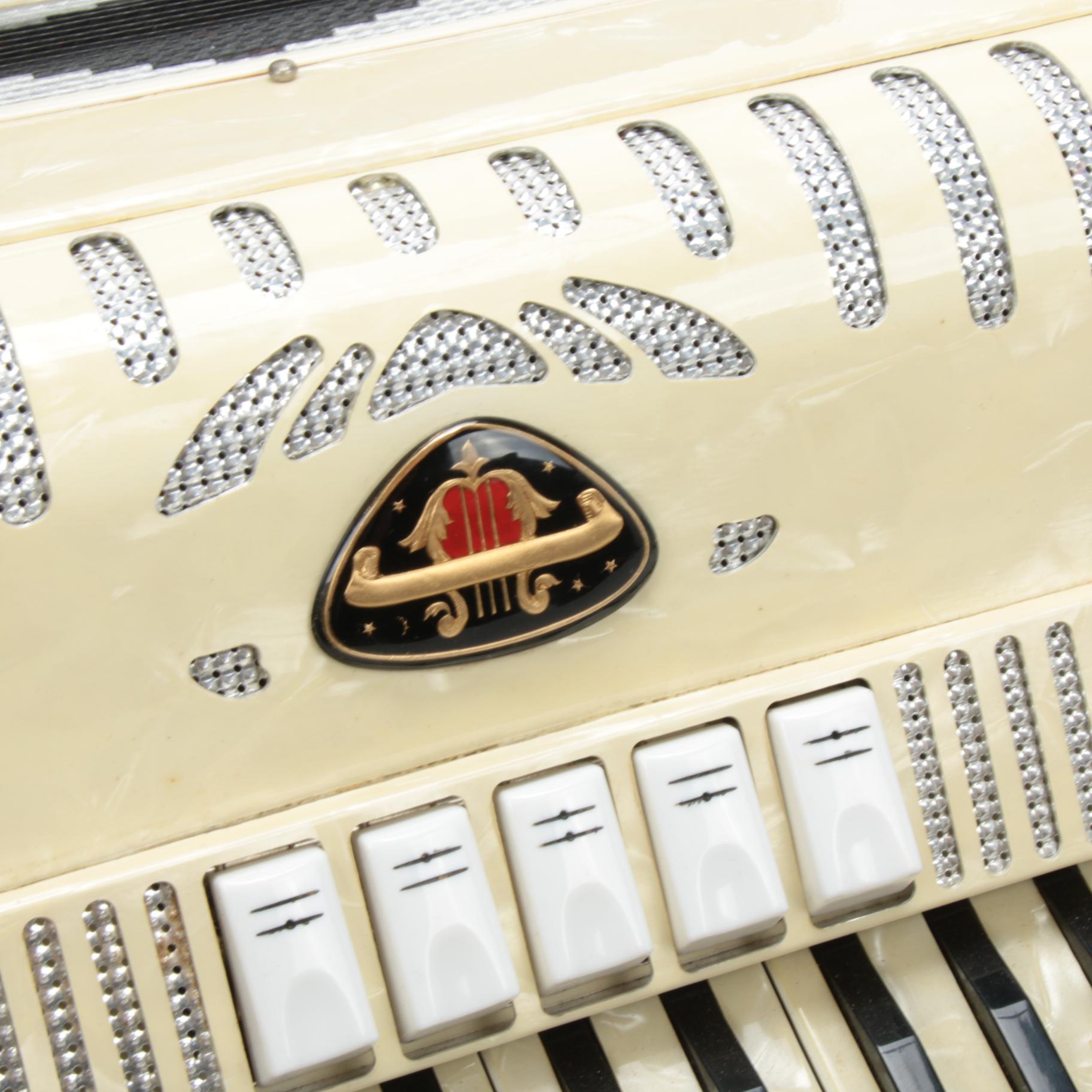 Dorovi 120 Bass Piano Accordion With Case