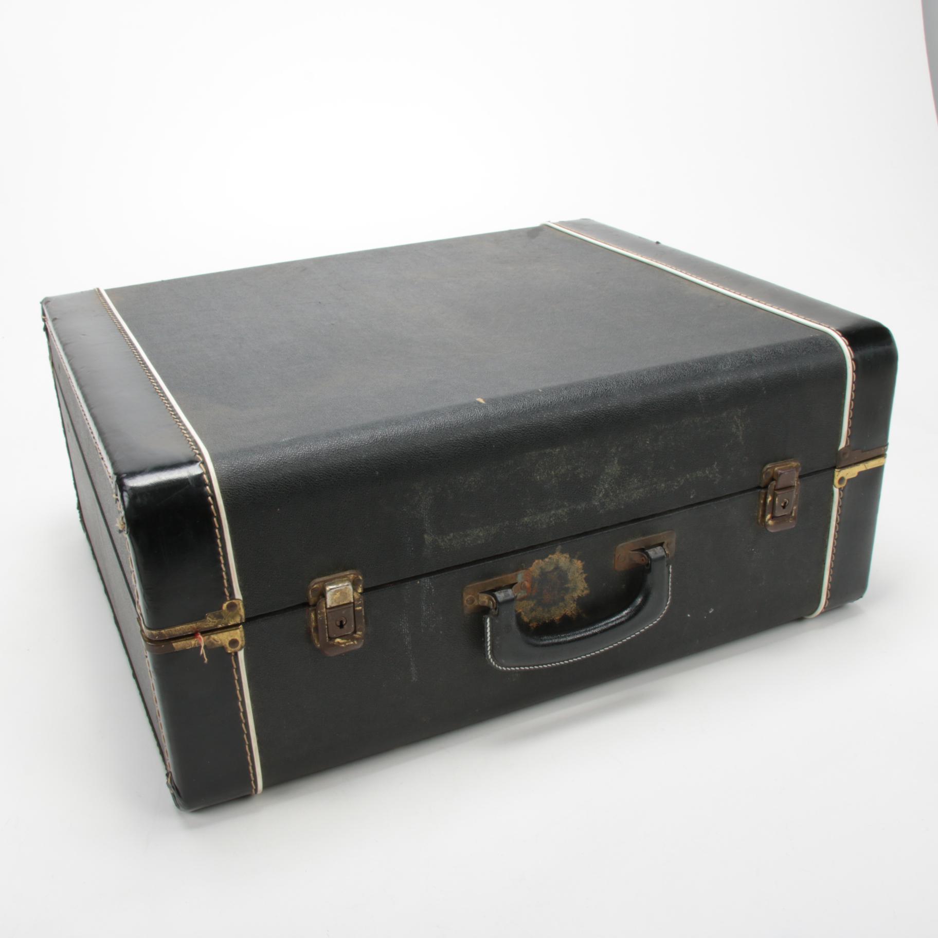 Dorovi 120 Bass Piano Accordion With Case