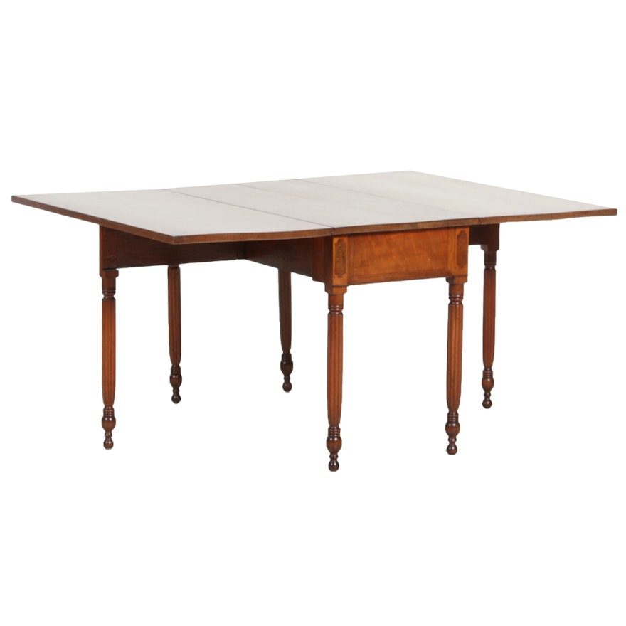 William and Mary Style Gateleg Drop Leaf Table, 20th Century