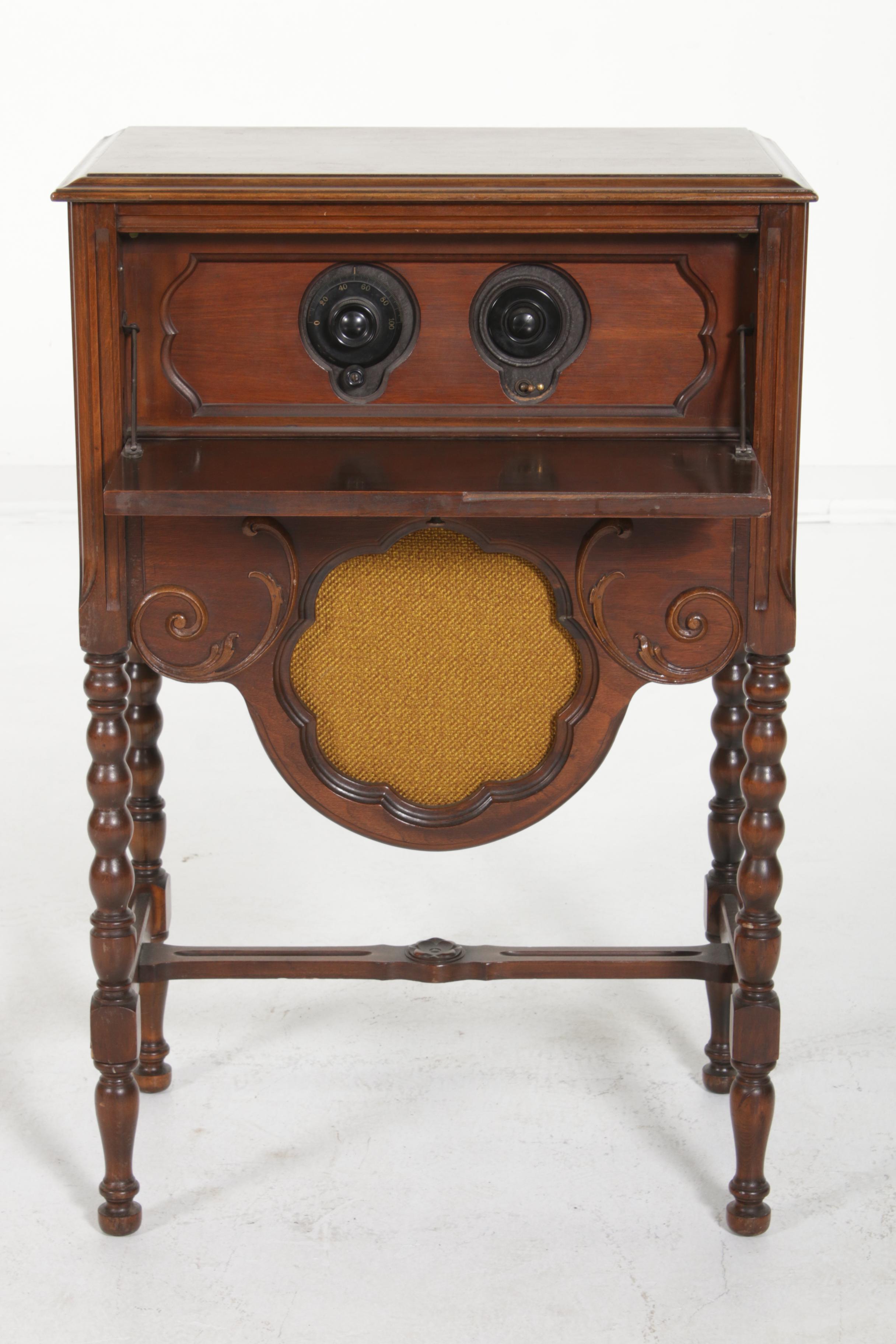 Atwater Kent Model 7200 Walnut Radio and Speaker Cabinet, circa 1927