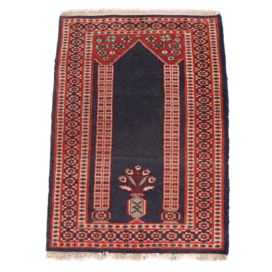 2'2 x 3'3 Floral Wool Prayer Rug