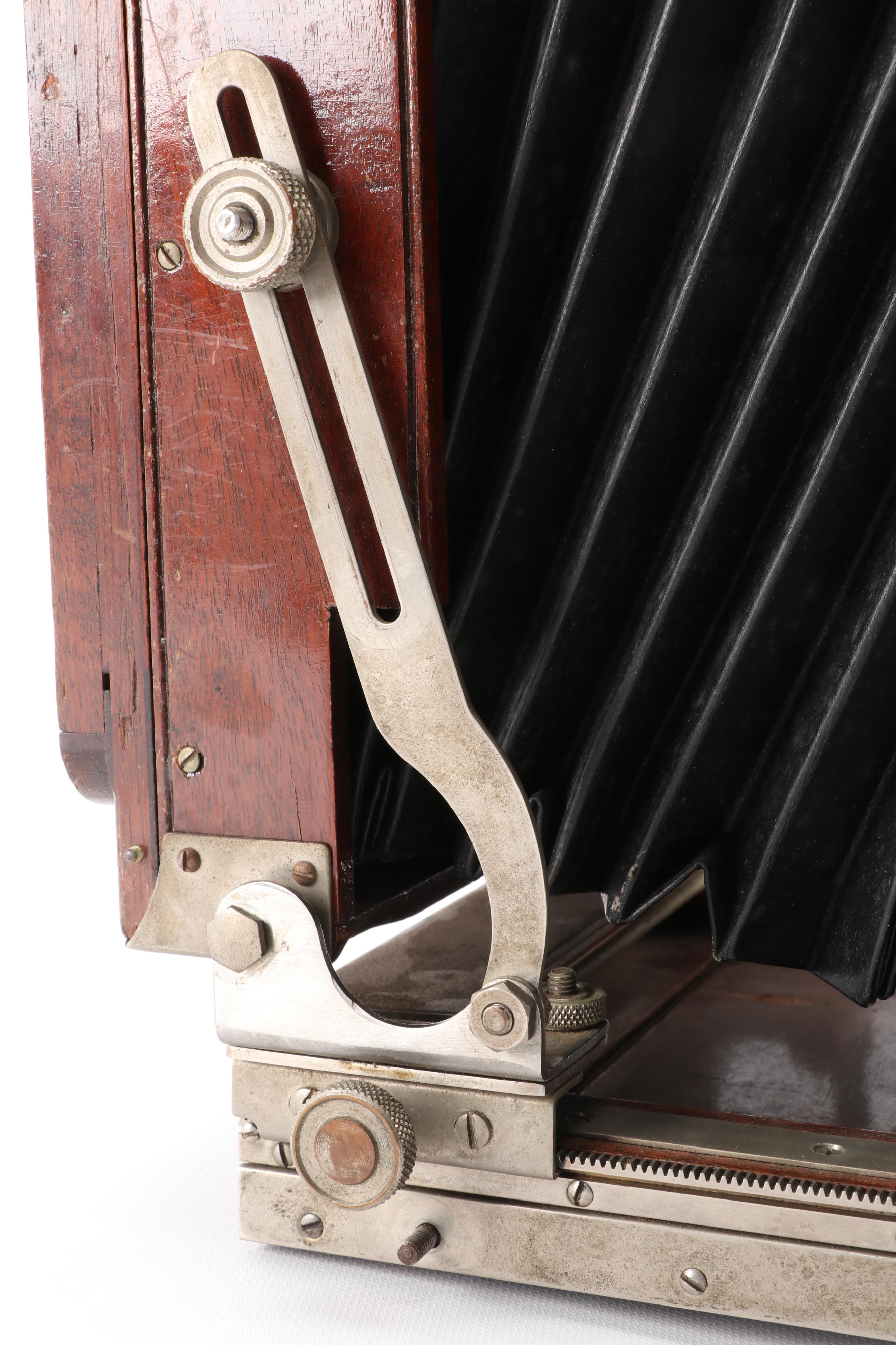 Deardorff and Sons Chicago Viewfinder Folding Plate Camera, 1920s