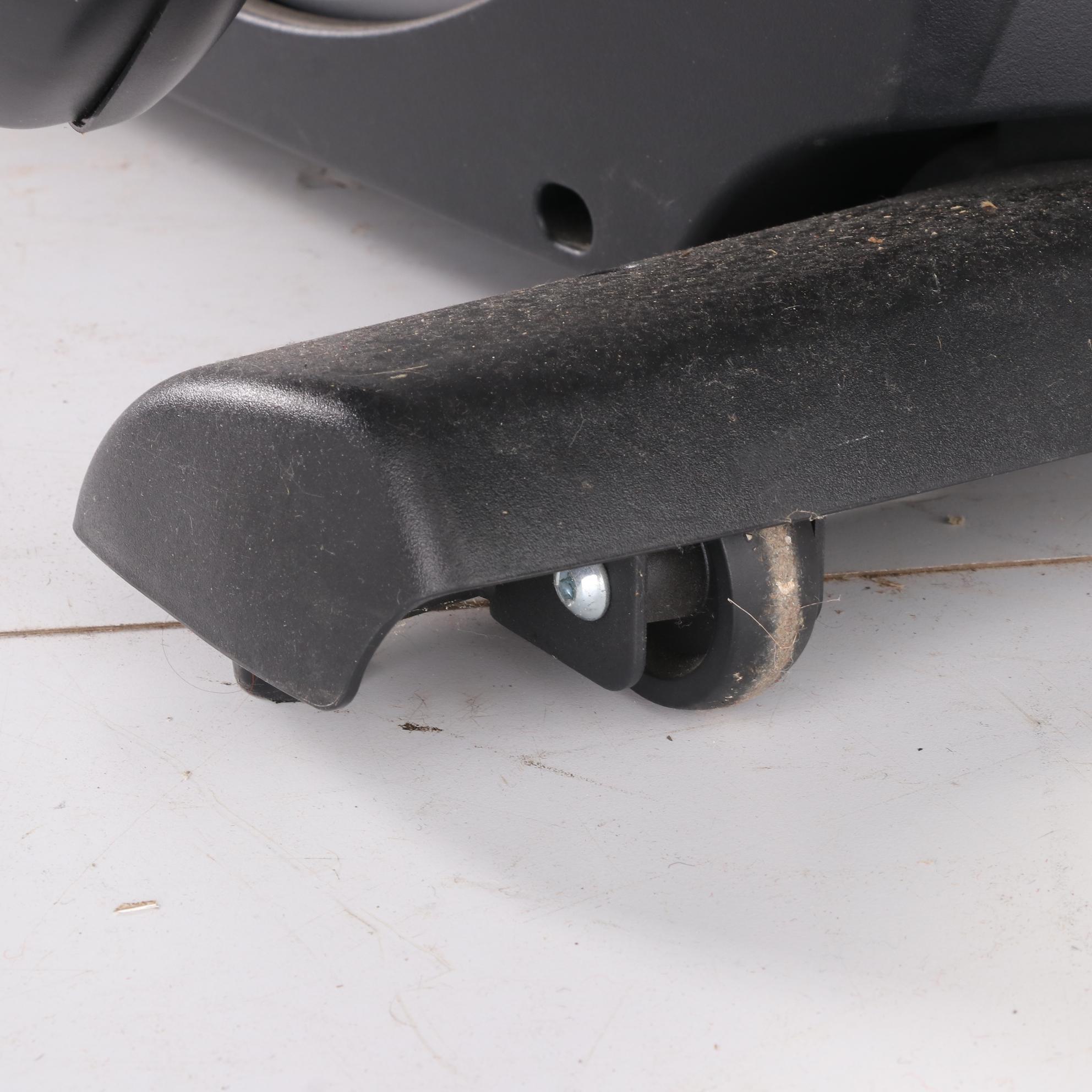 Sole E25 Elliptical Fitness Machine