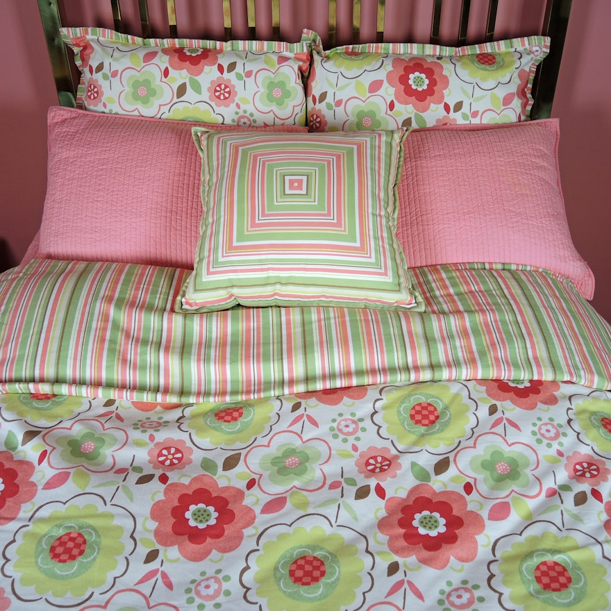 April Cornell Full-Size Quilt and Shams with Other Bed Linens