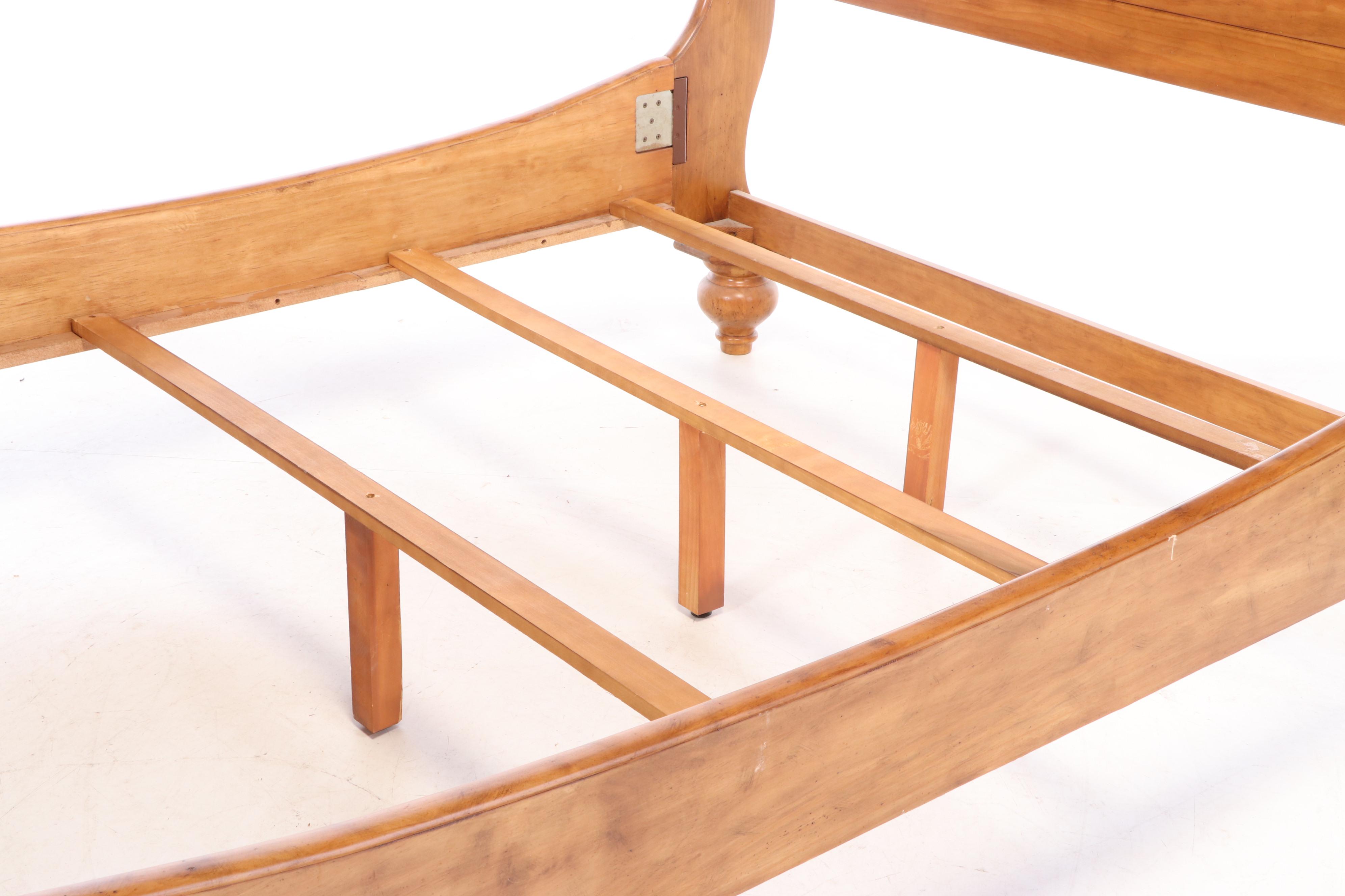 Contemporary Carved Wood Queen Size Sleigh Bed in Natural Finish