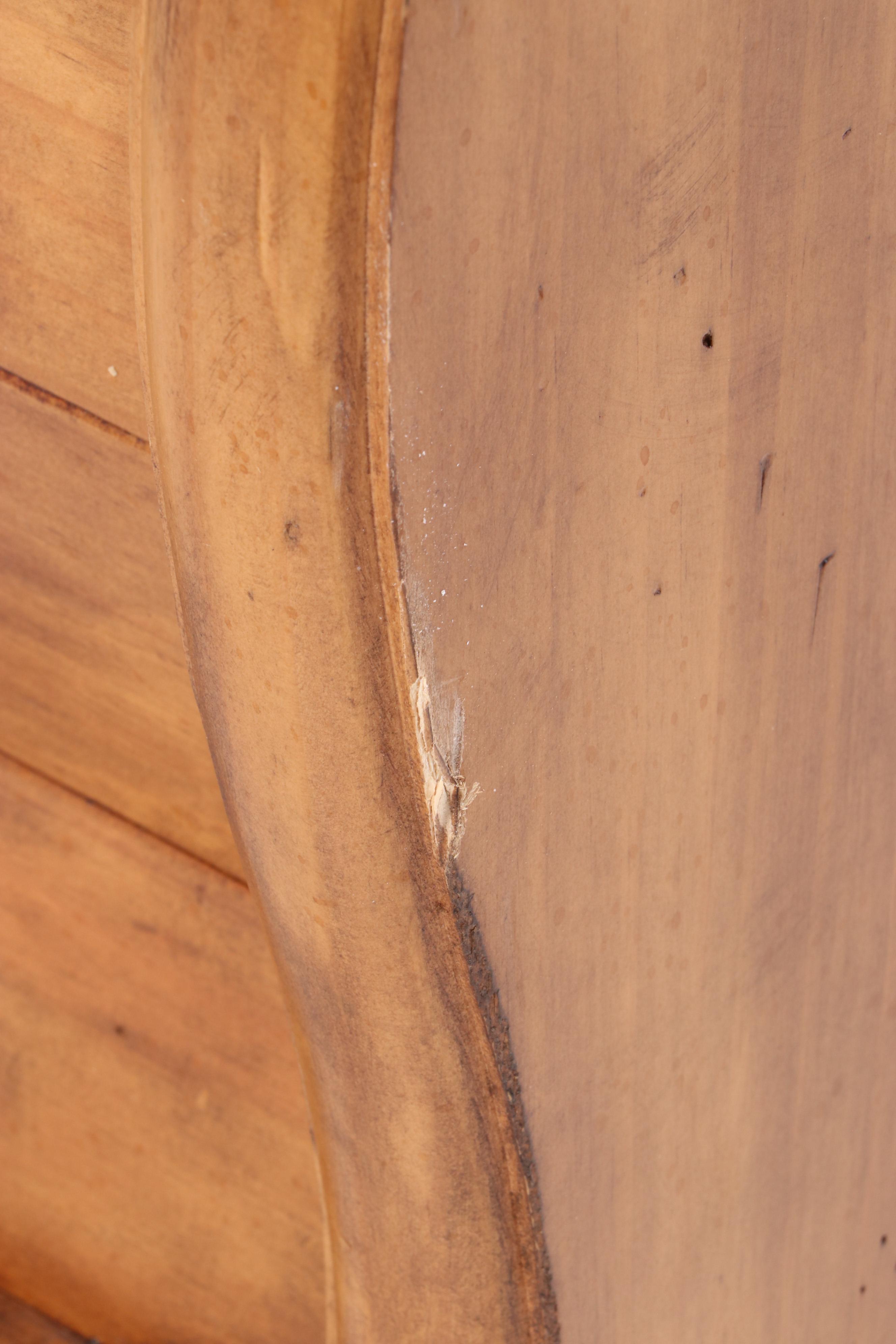 Contemporary Carved Wood Queen Size Sleigh Bed in Natural Finish