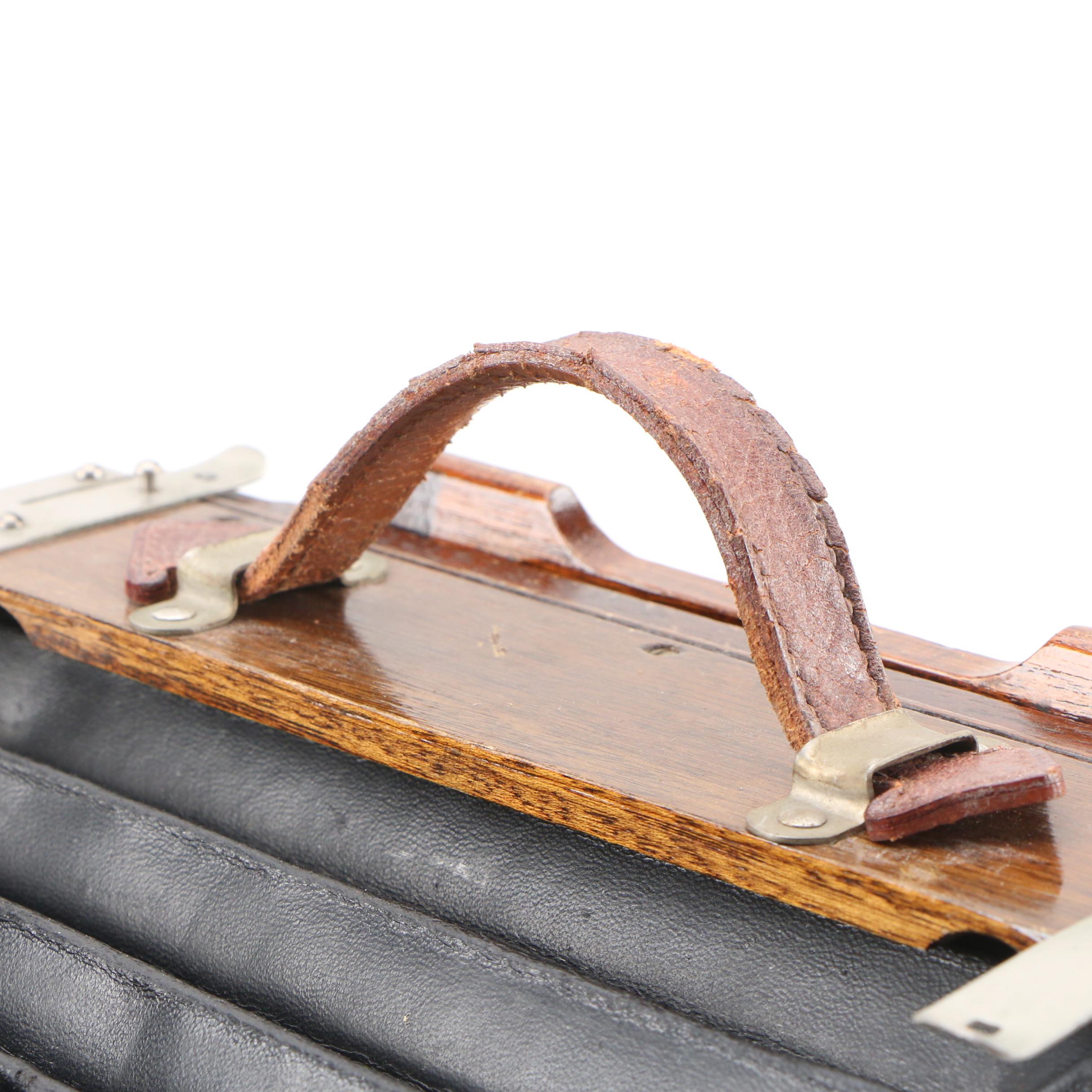 Deardorff View #280 Large Format Camera In Mahogany Case, Early 20th C.