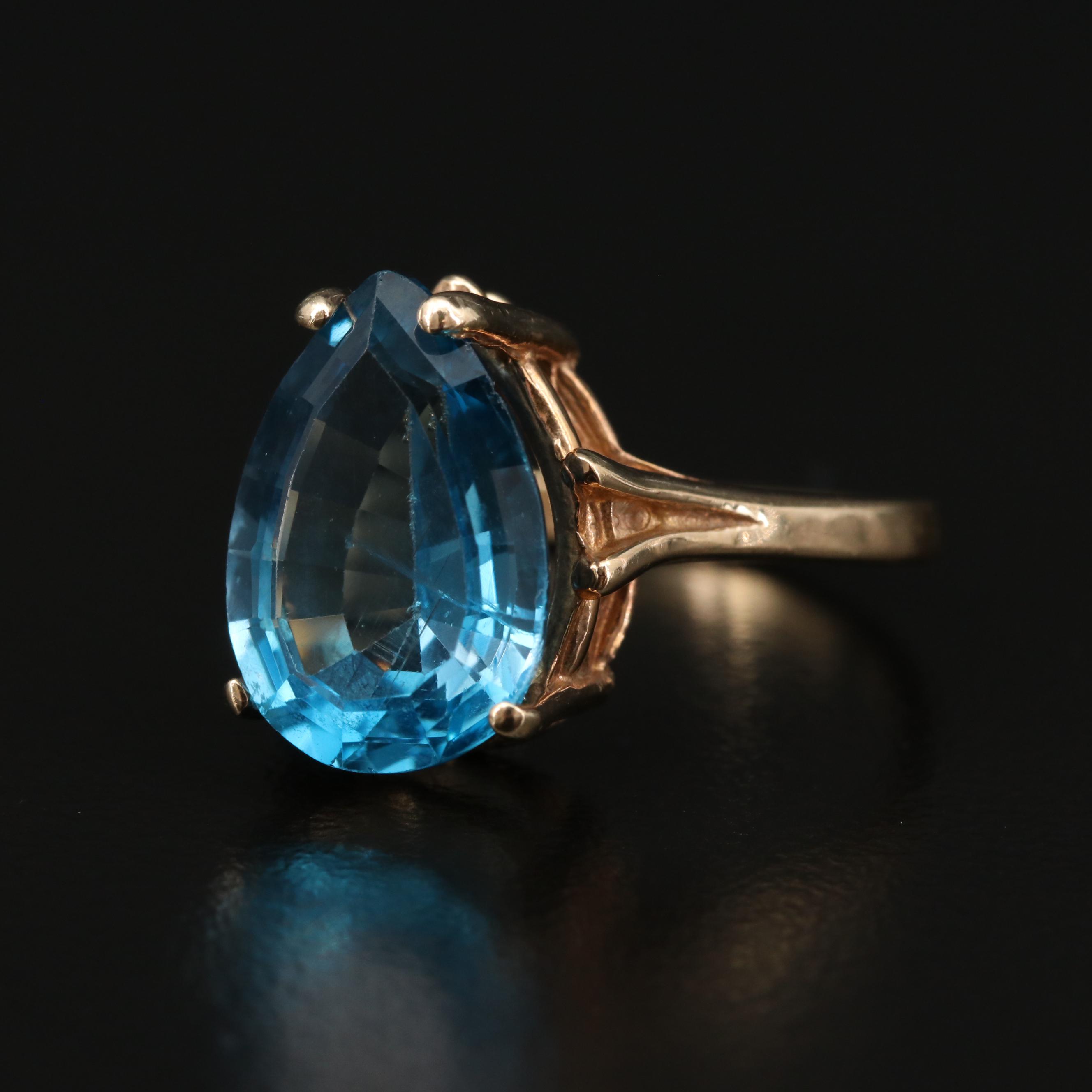 10K Yellow Gold Blue Topaz Ring