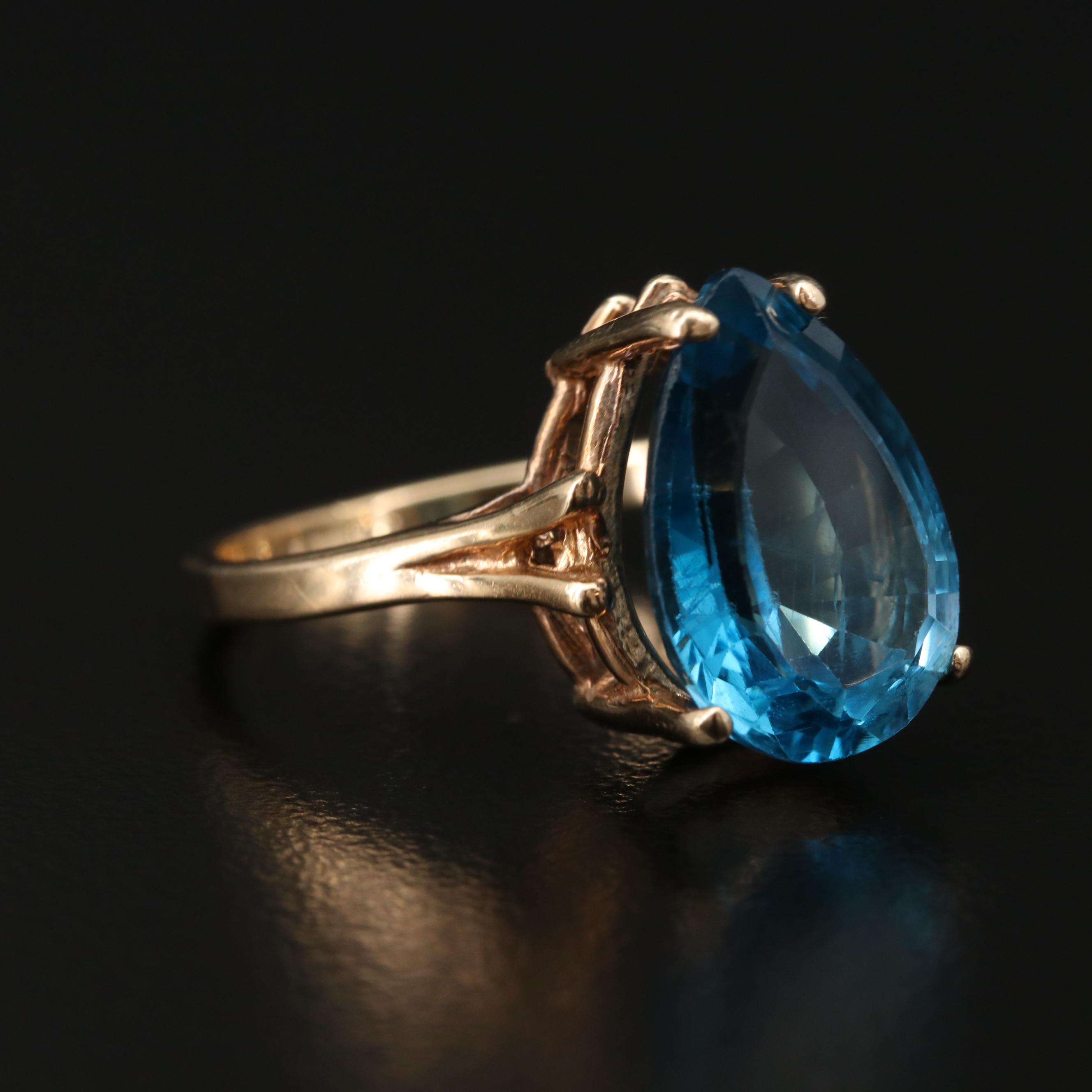 10K Yellow Gold Blue Topaz Ring