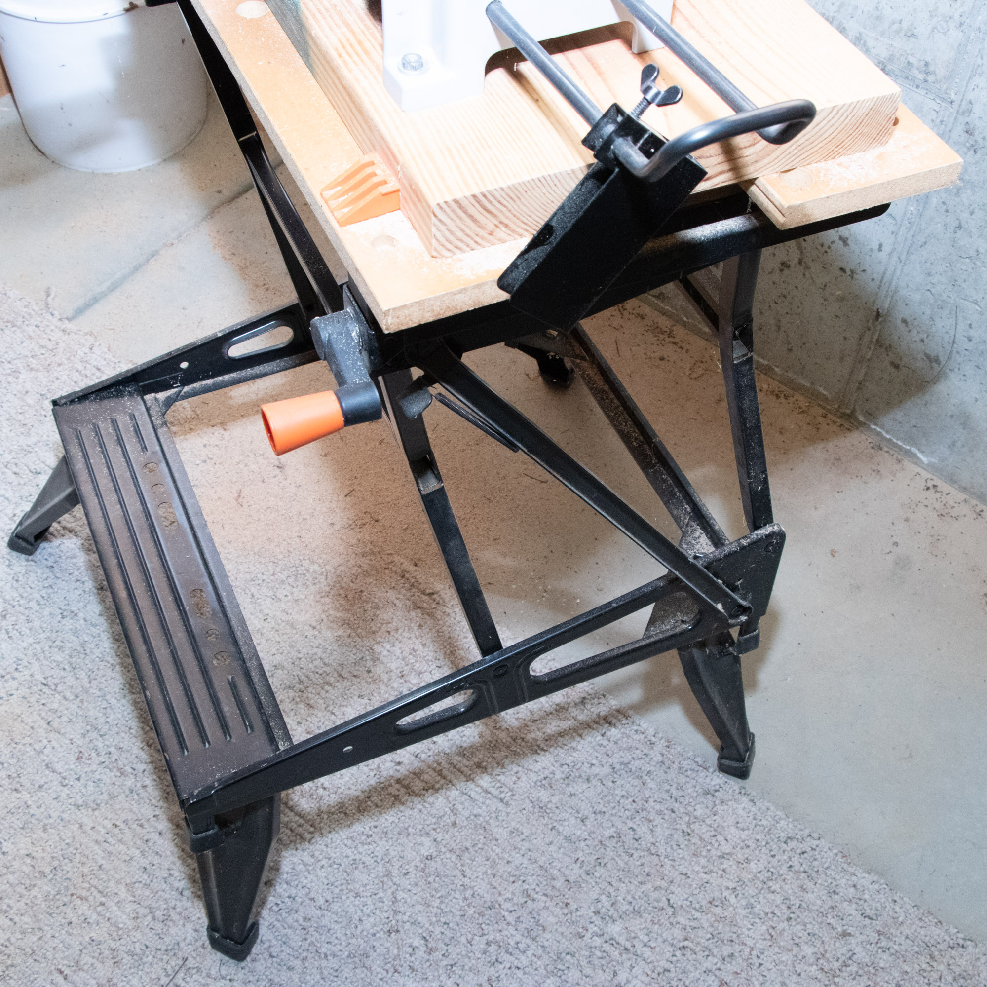 Delta 10-Inch Compound Miter Saw with Black and Decker Workmate 200 Bench