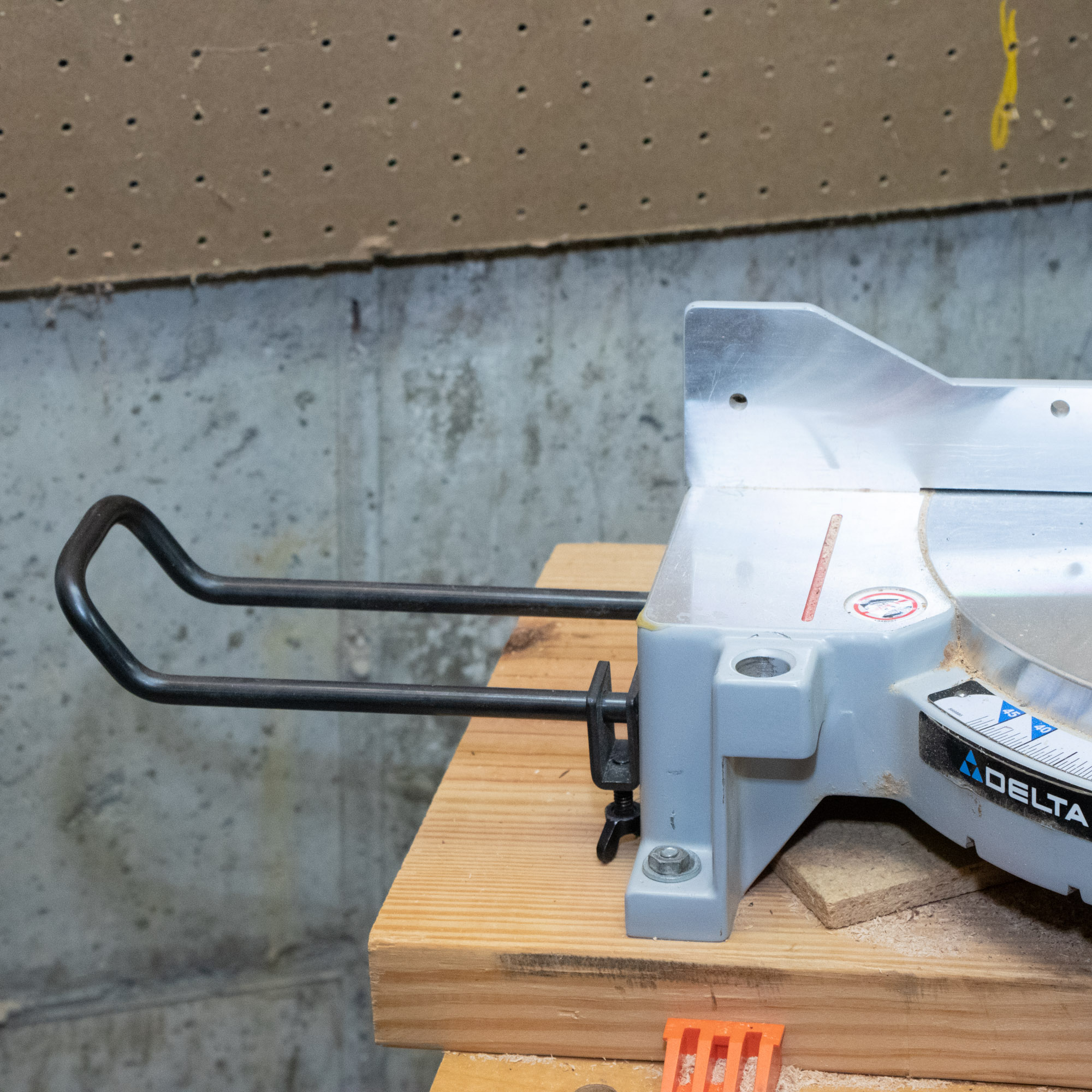 Delta 10-Inch Compound Miter Saw with Black and Decker Workmate 200 Bench