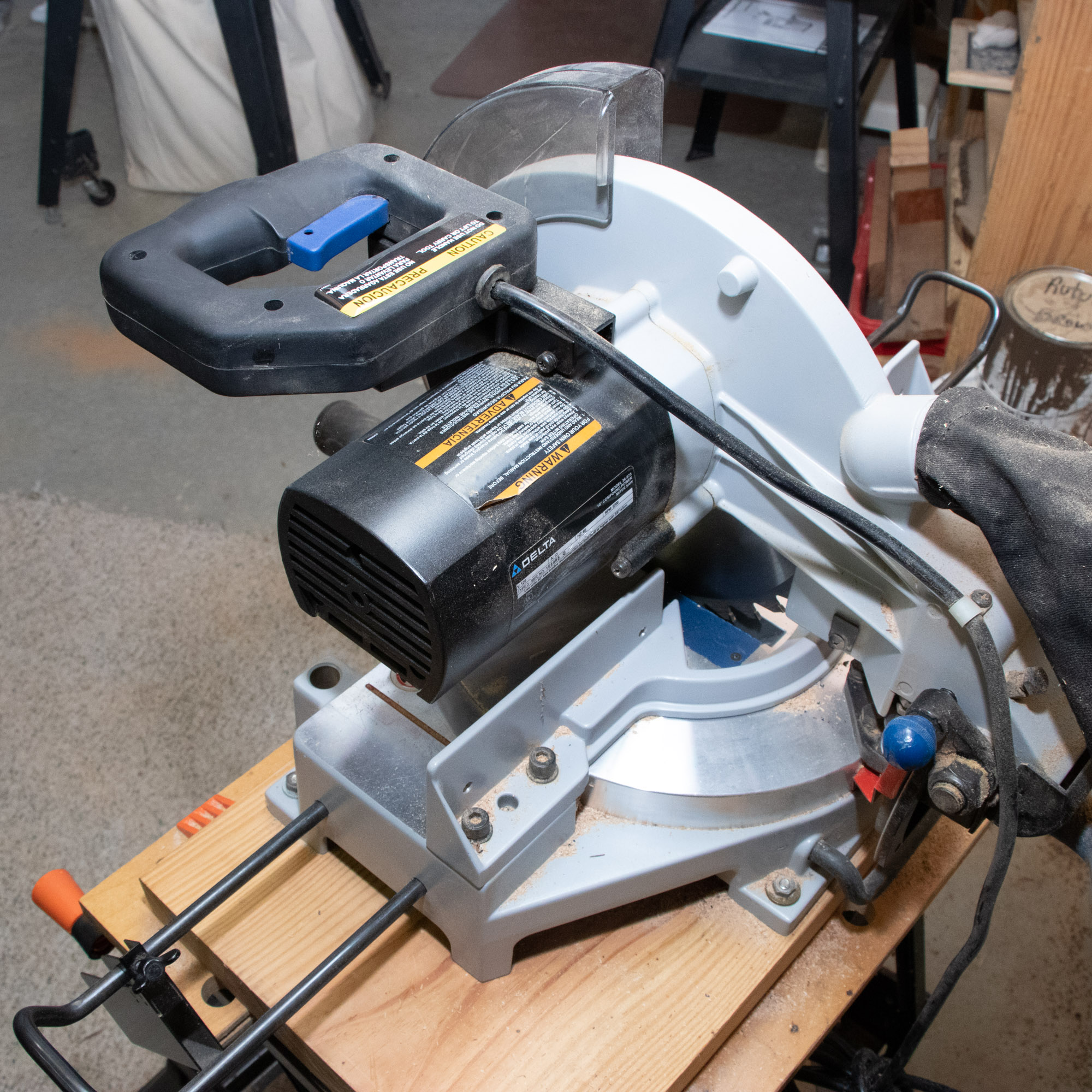 Delta 10-Inch Compound Miter Saw with Black and Decker Workmate 200 Bench