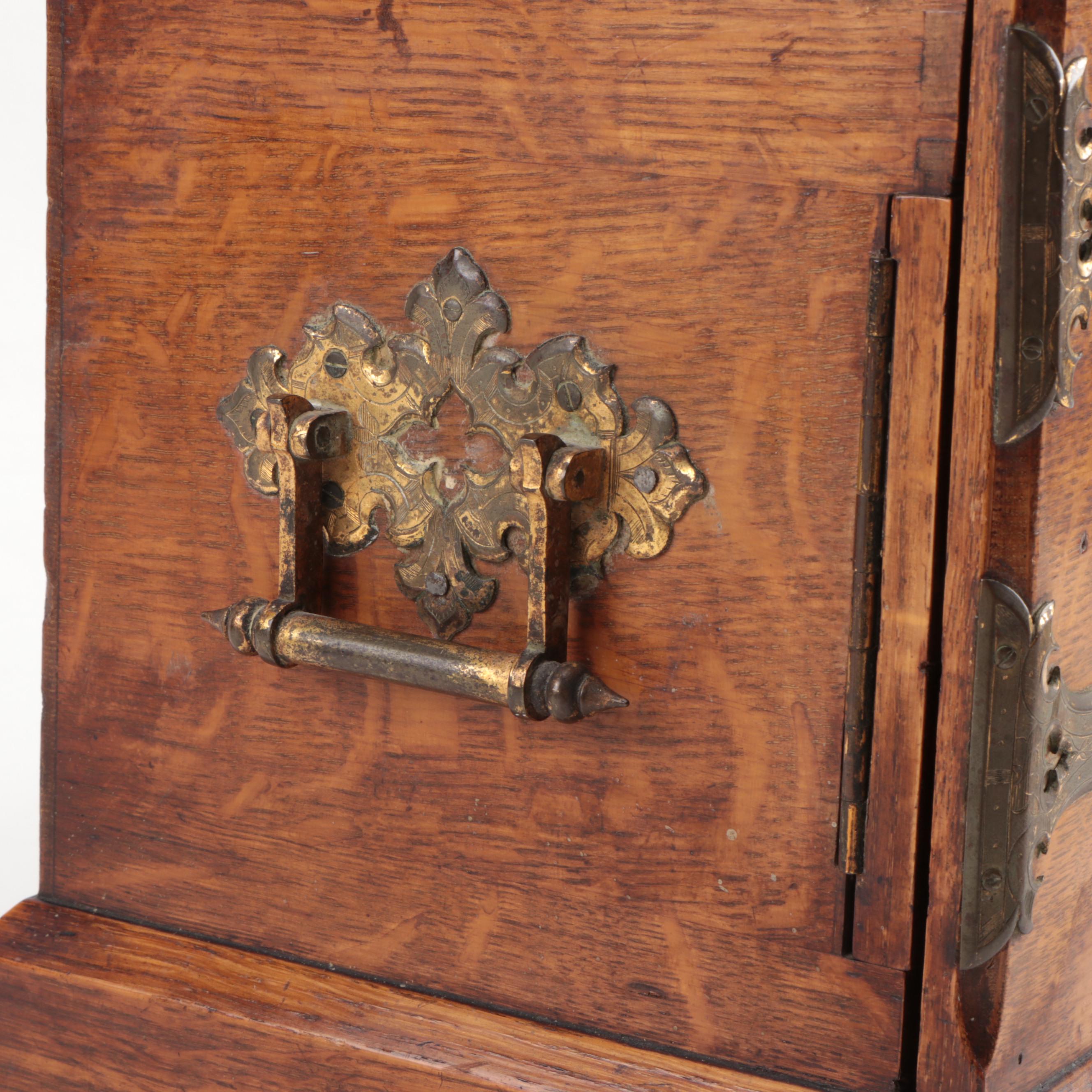 Victorian Tiger Oak and Brass Gentleman's English Humidor,  Mid-Late 19th C.