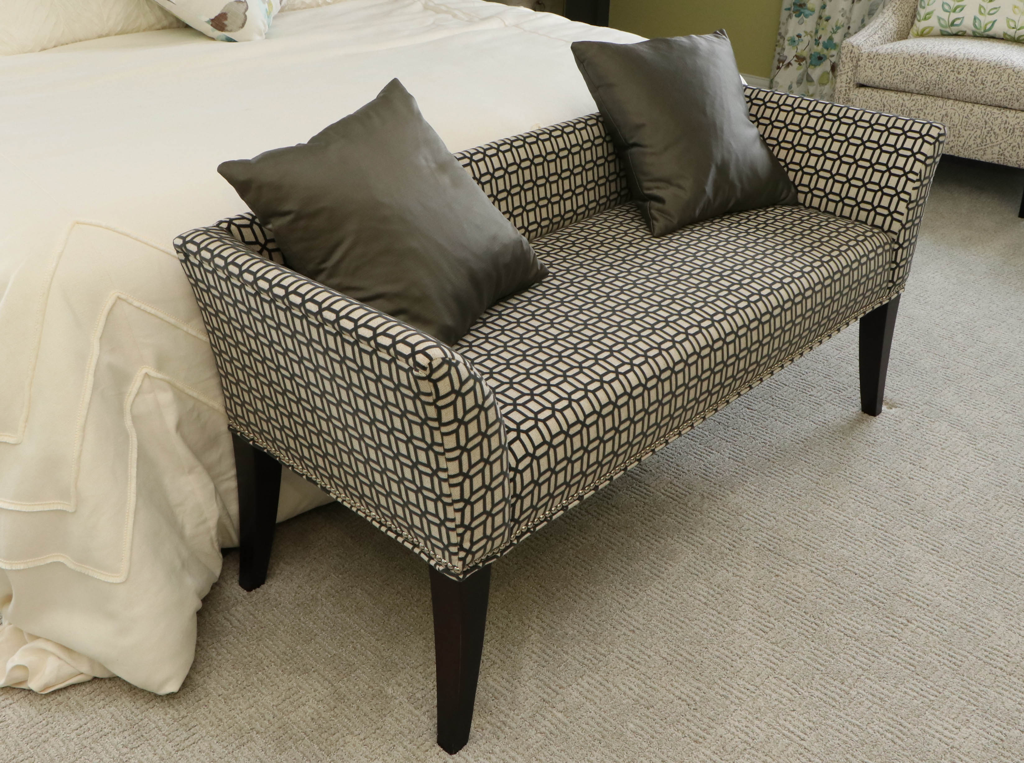 Upholstered Bed Bench in Granite Geometric Pattern with Decorative Pillows