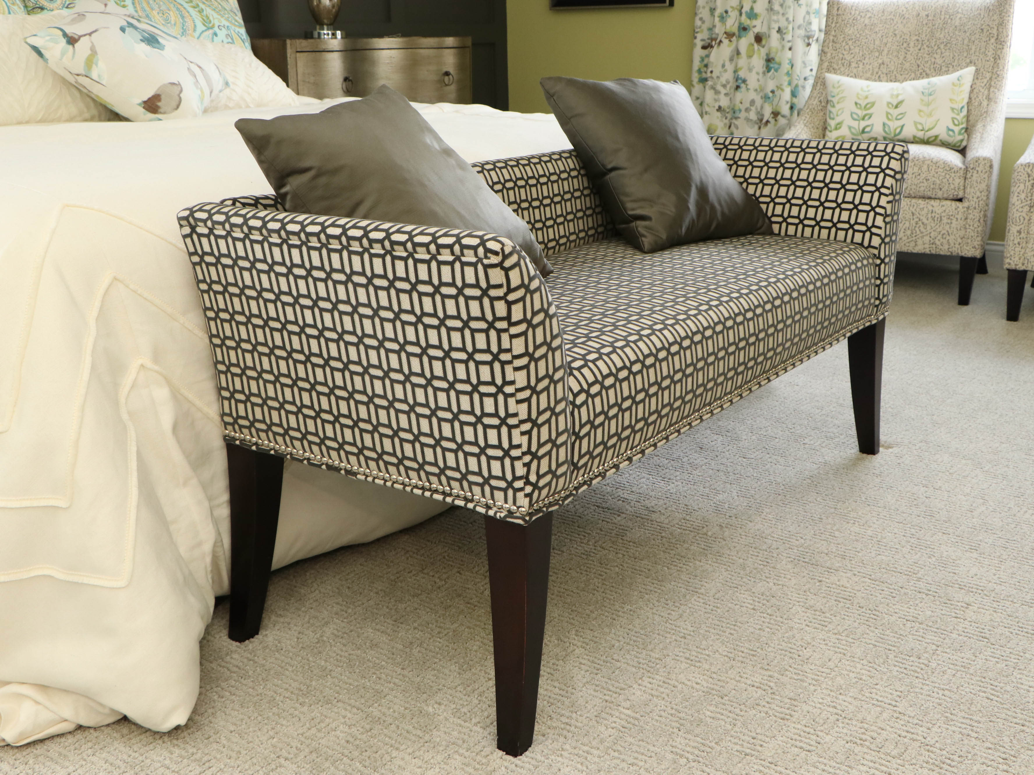 Upholstered Bed Bench in Granite Geometric Pattern with Decorative Pillows