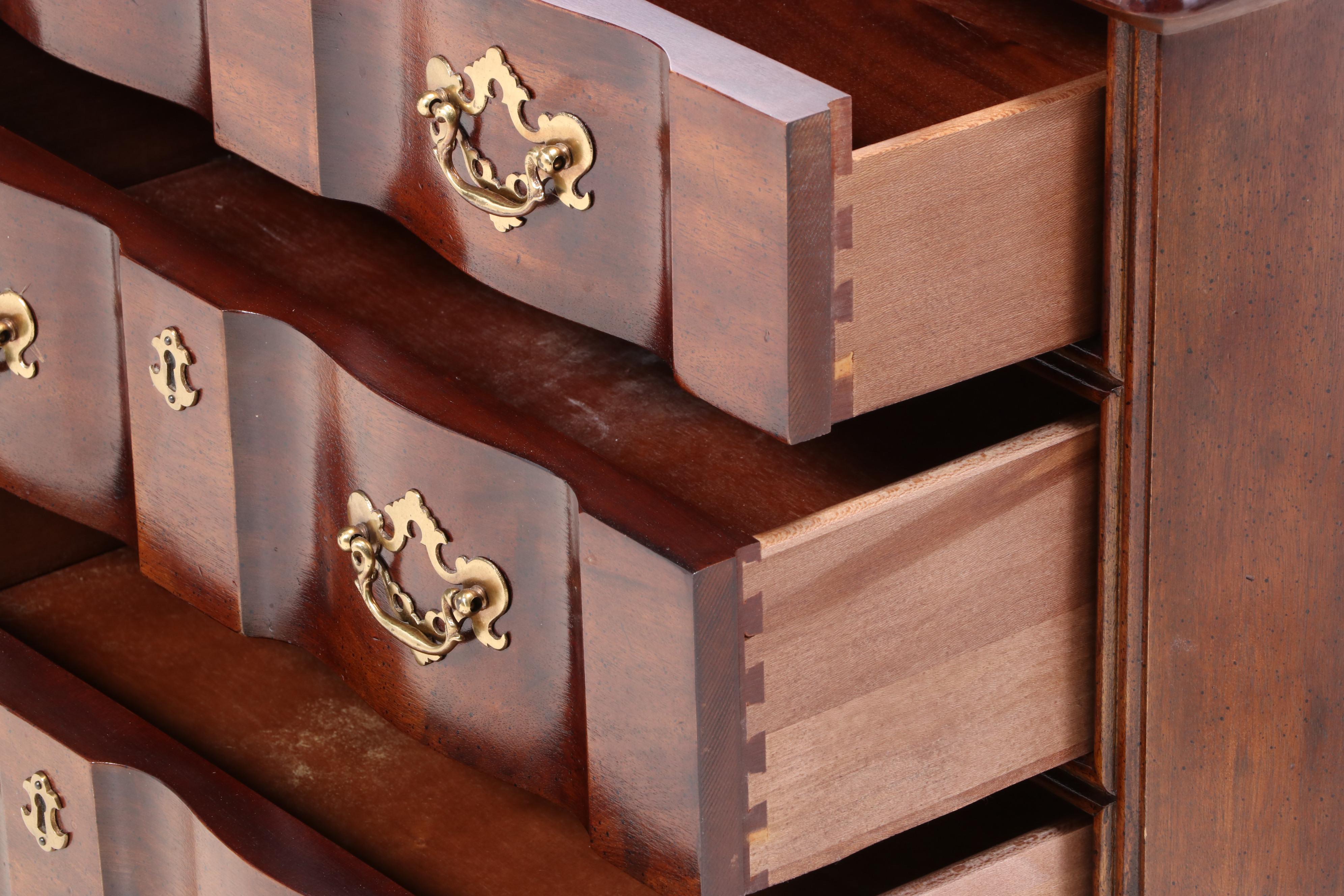 Henredon "Folio Fourteen" Mahogany Nightstands