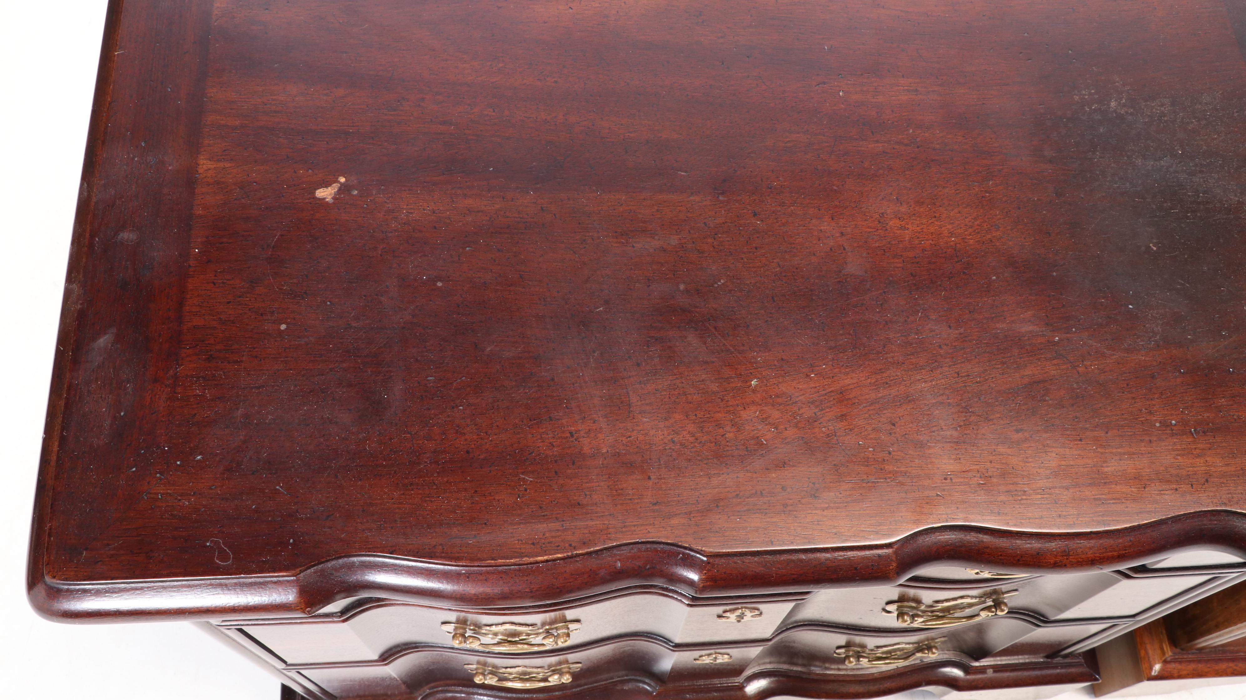 Henredon "Folio Fourteen" Mahogany Nightstands