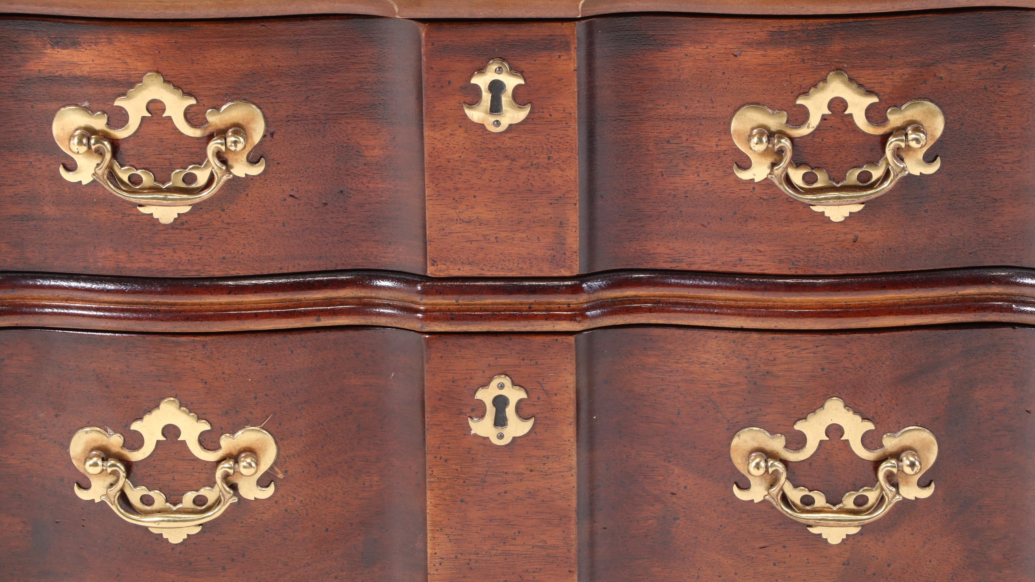 Henredon "Folio Fourteen" Mahogany Nightstands