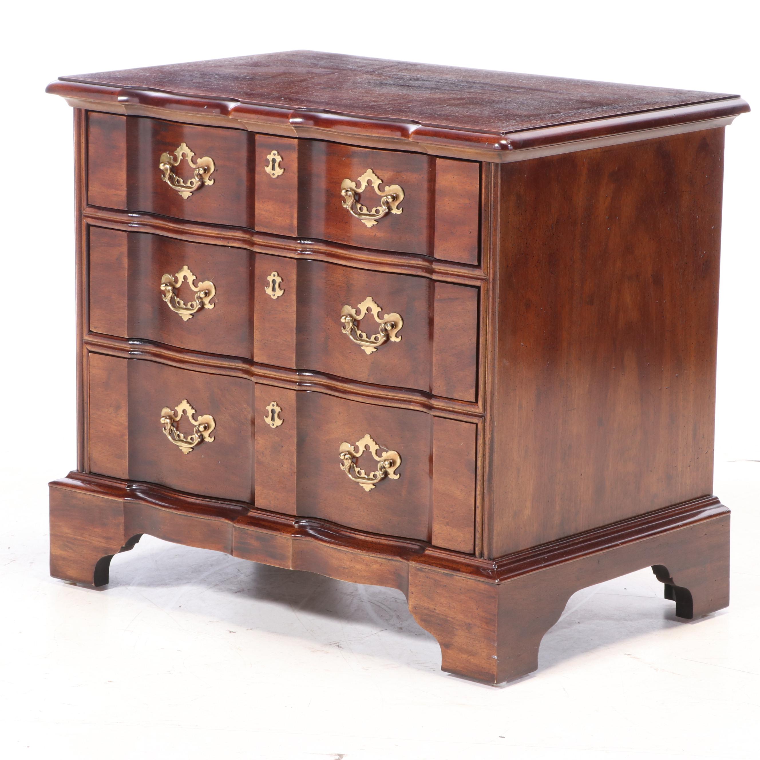 Henredon "Folio Fourteen" Mahogany Nightstands