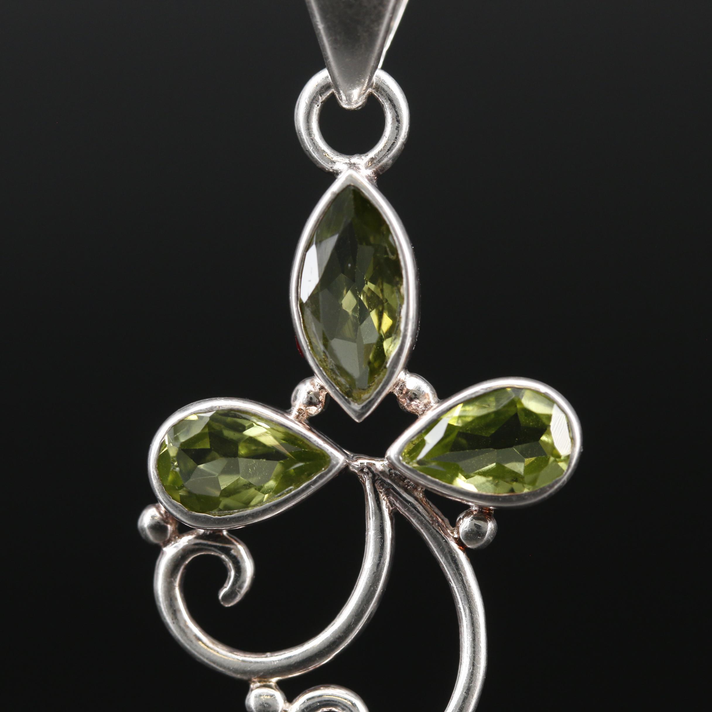 Aryo Sterling Silver Peridot Pendant