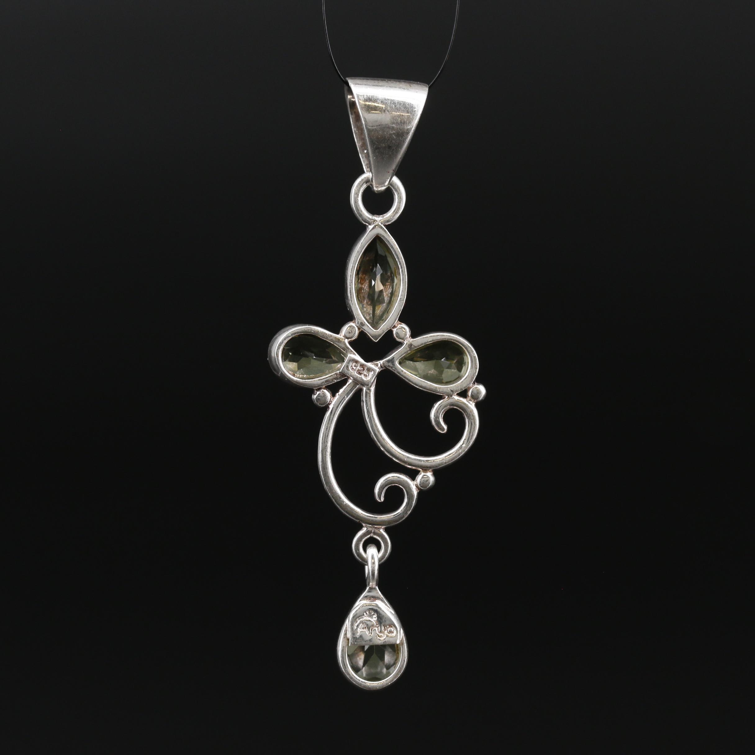 Aryo Sterling Silver Peridot Pendant