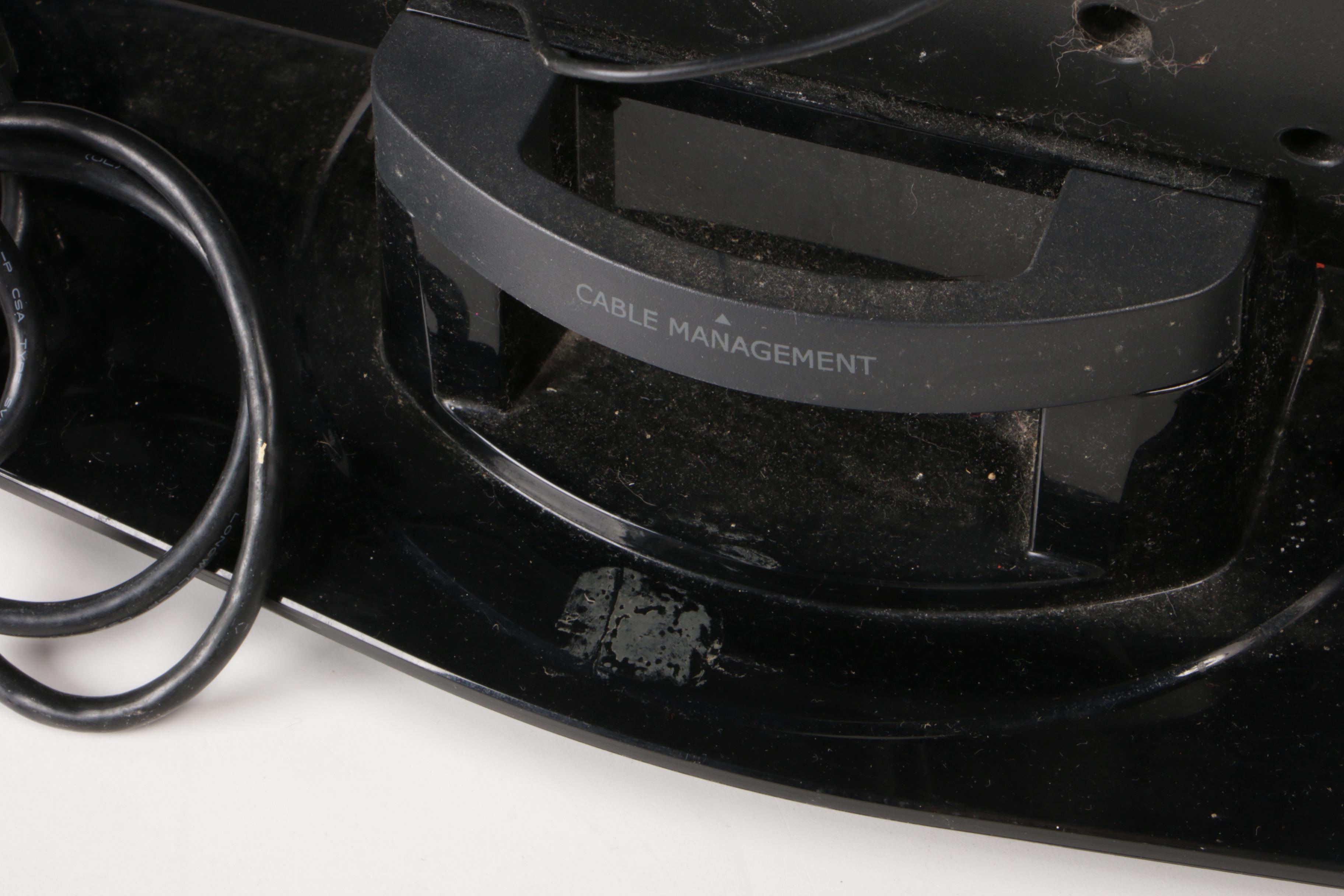 LG 32LC7D Flat Screen TV with Sanus Low-Profile Wall Mount