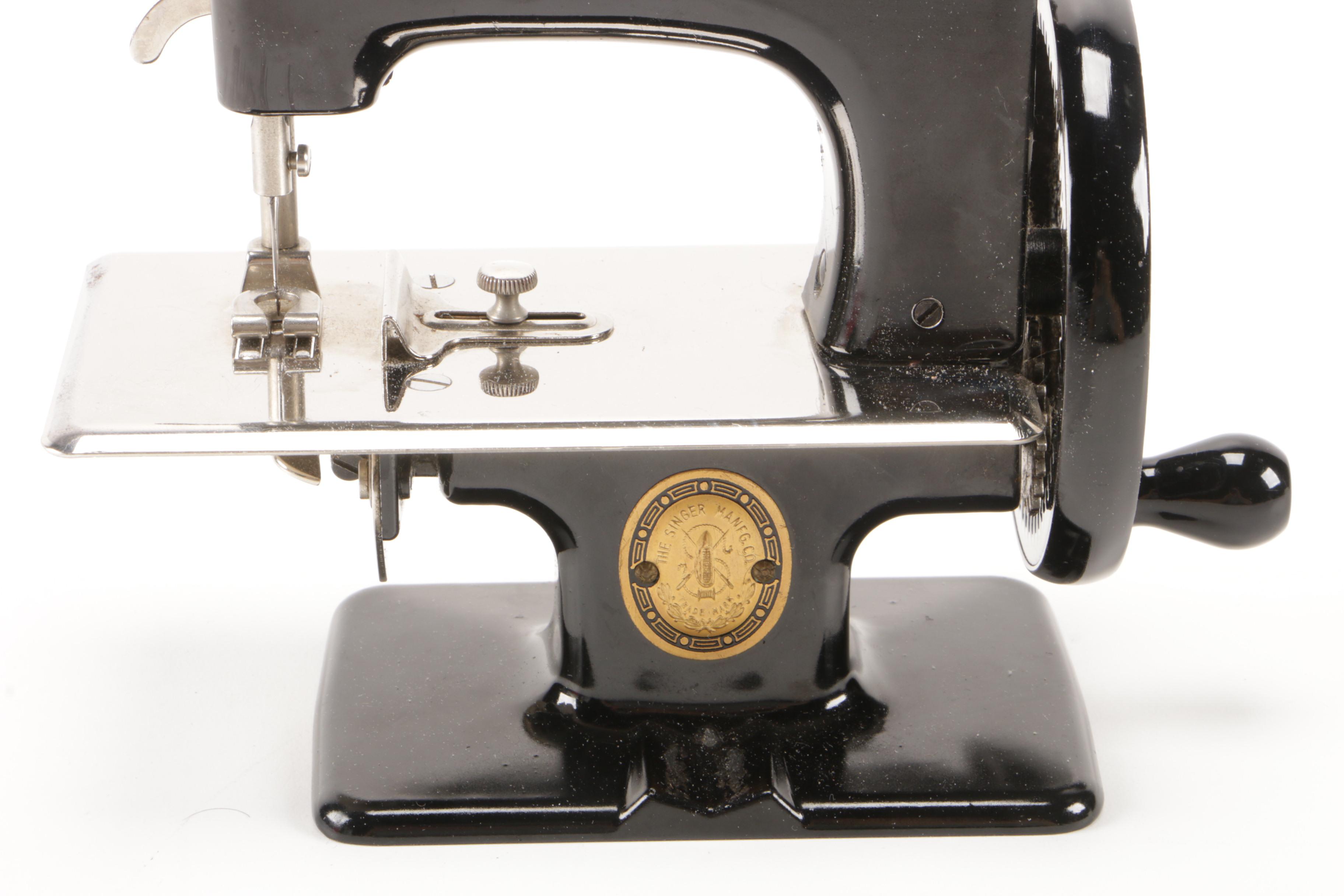 Singer Miniature Hand Crank Sewing Machine