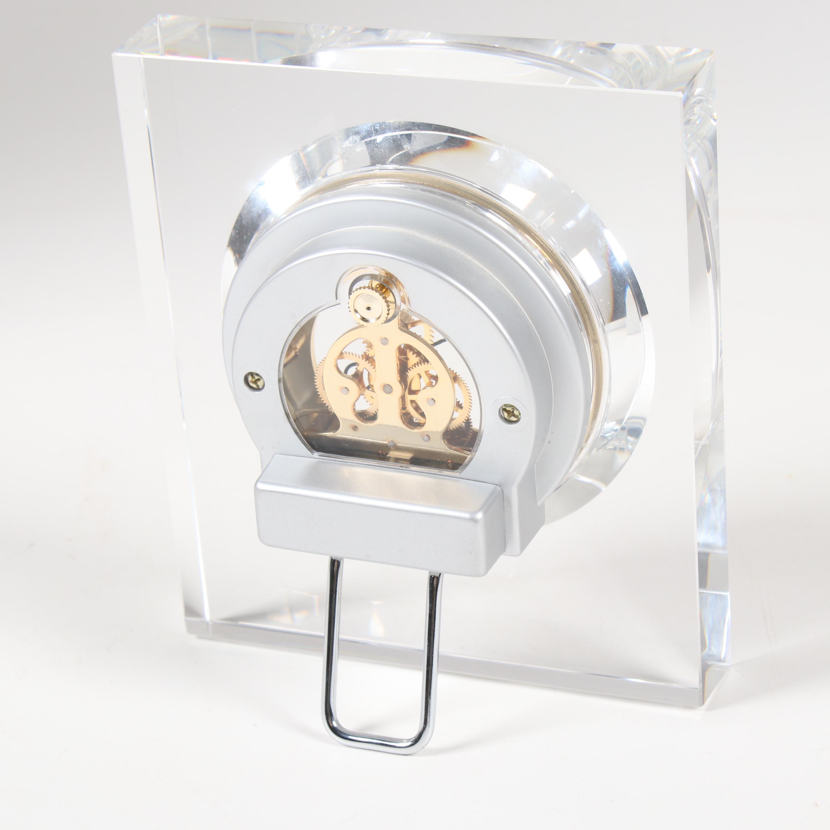 Hoya Crystal Desk Clock