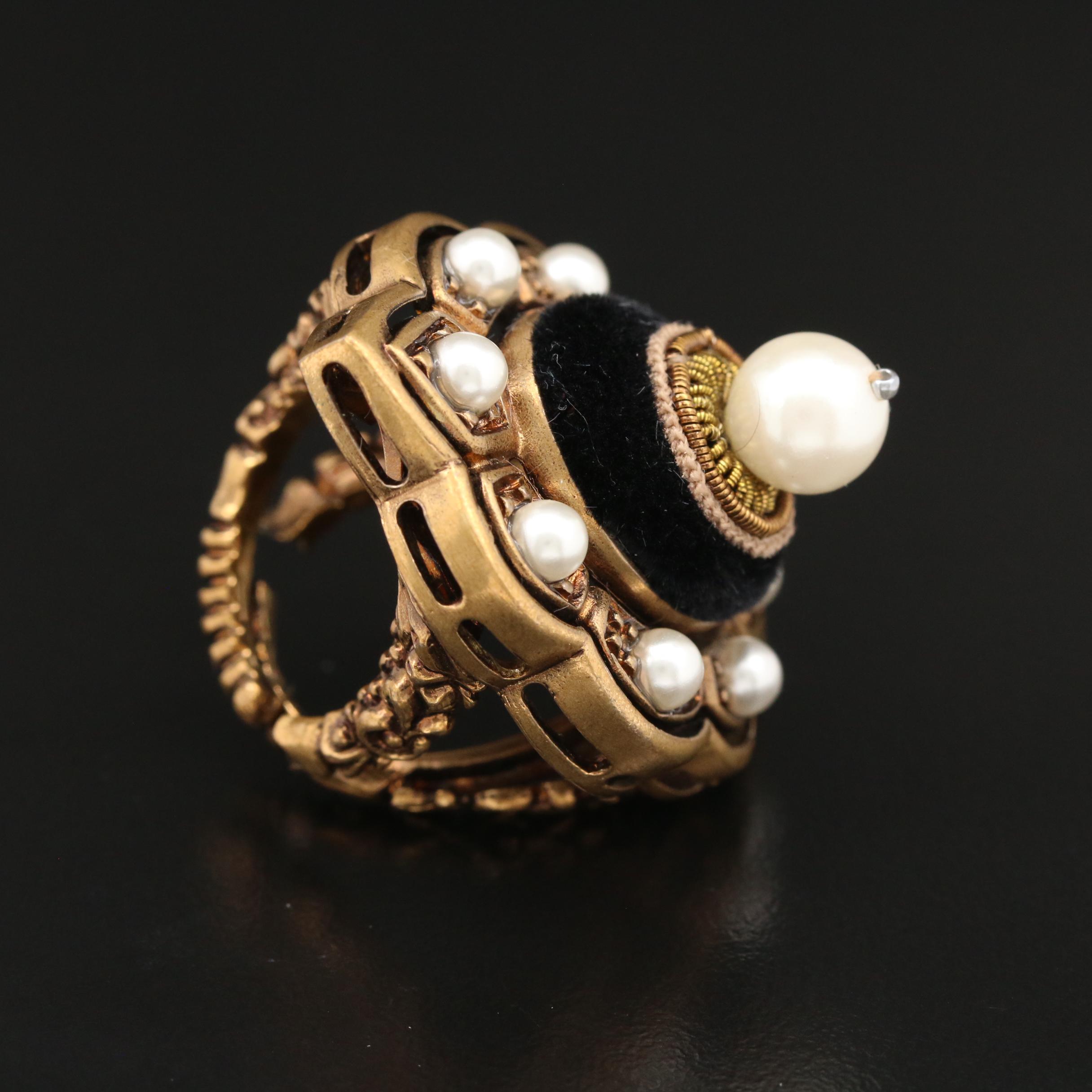 Gucci Faux Pearl Velvet Pin Cushion Ring