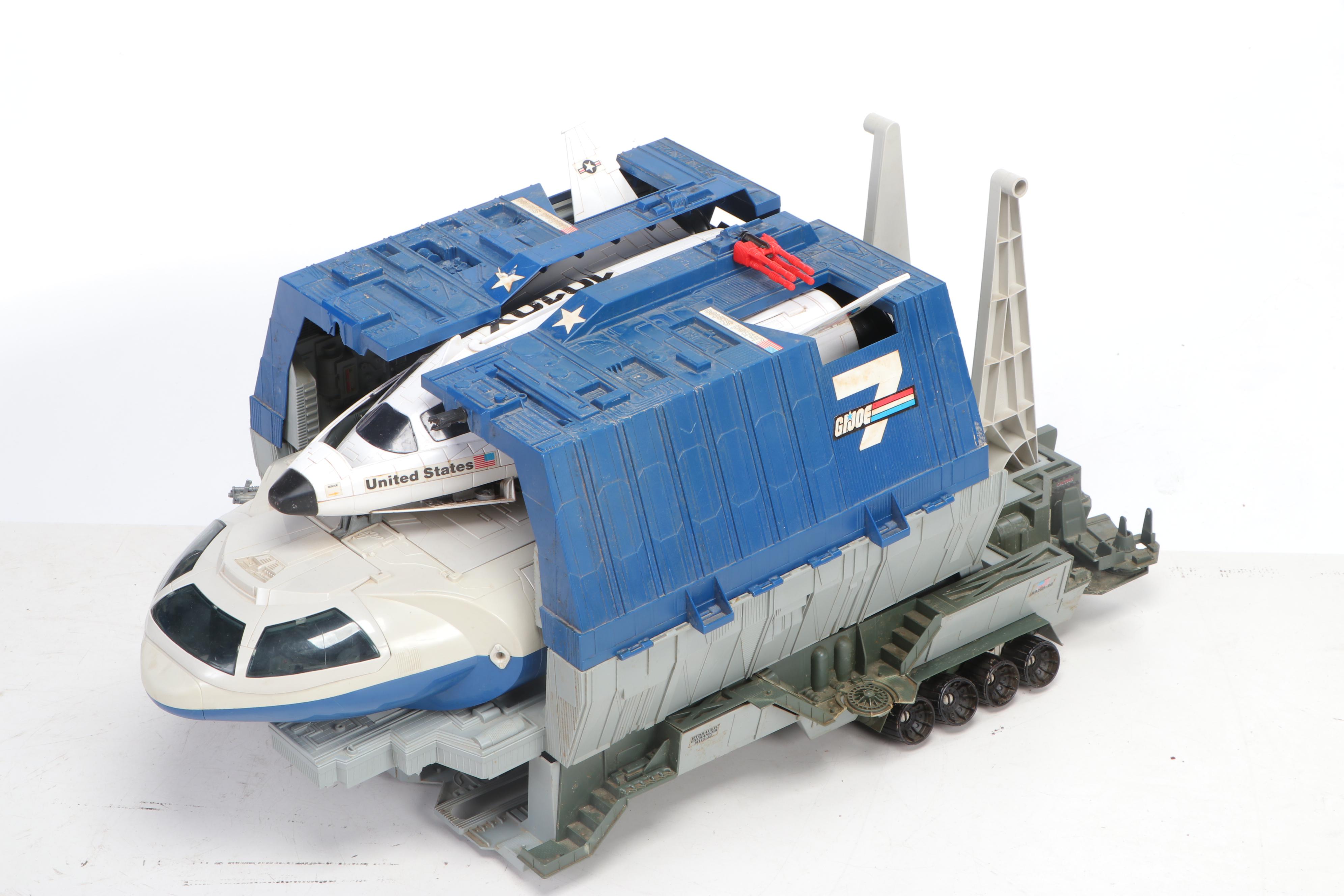 Hasbro G.I. Joe 7 Defiant Space Station/Shuttle and Star Wars Figures, 1980s