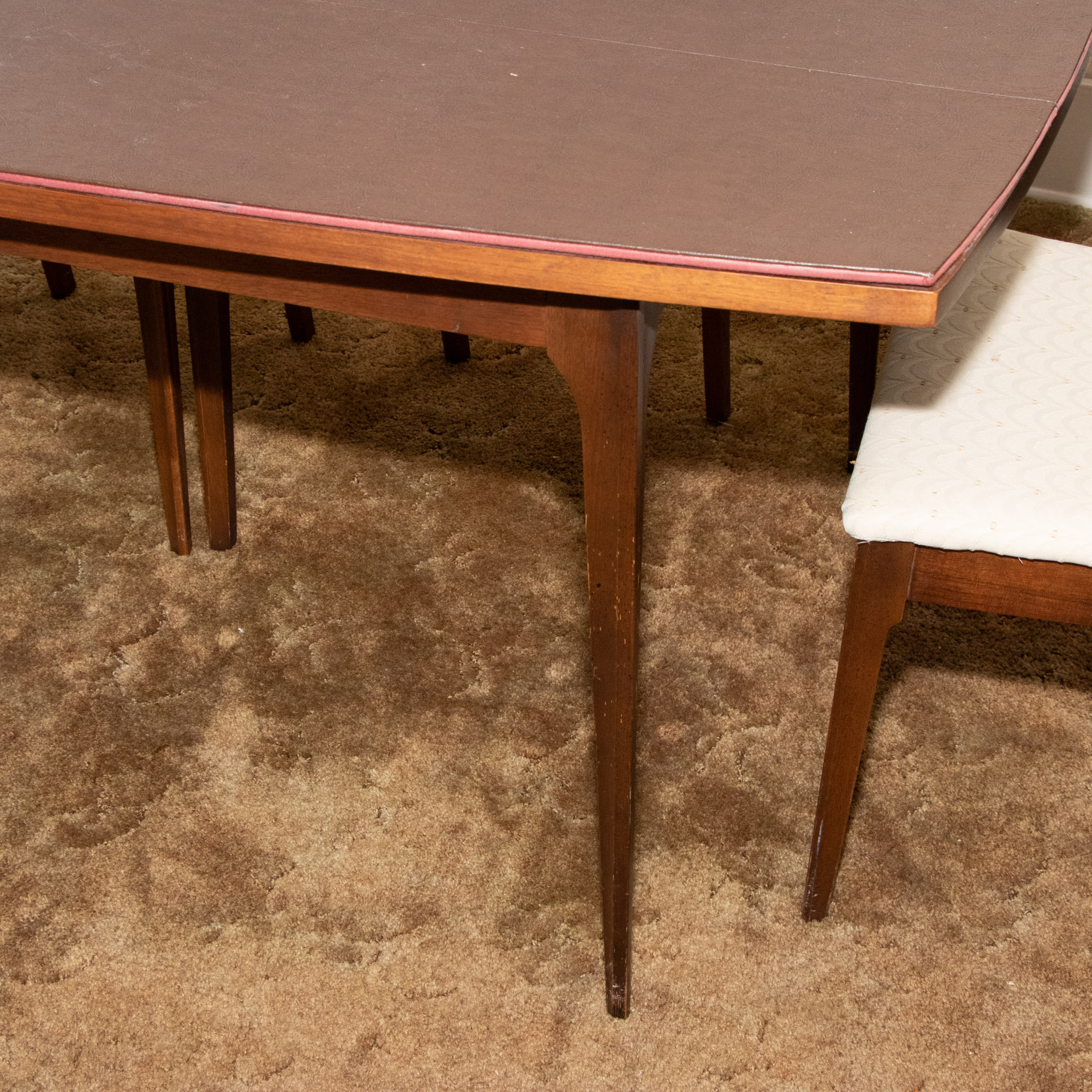 Broyhill Mid Century Modern Dining Table and Chairs