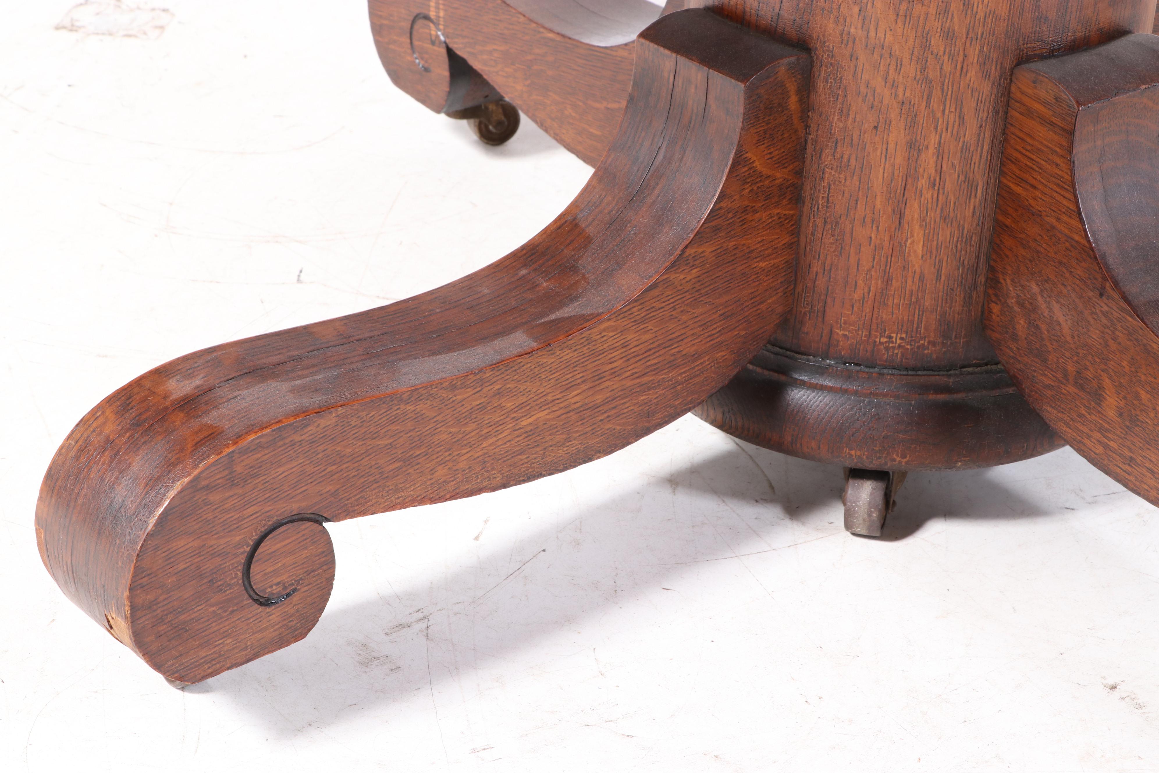 St. John's Tables Victorian Oak Pedestal Dining Table, Early 20th Century