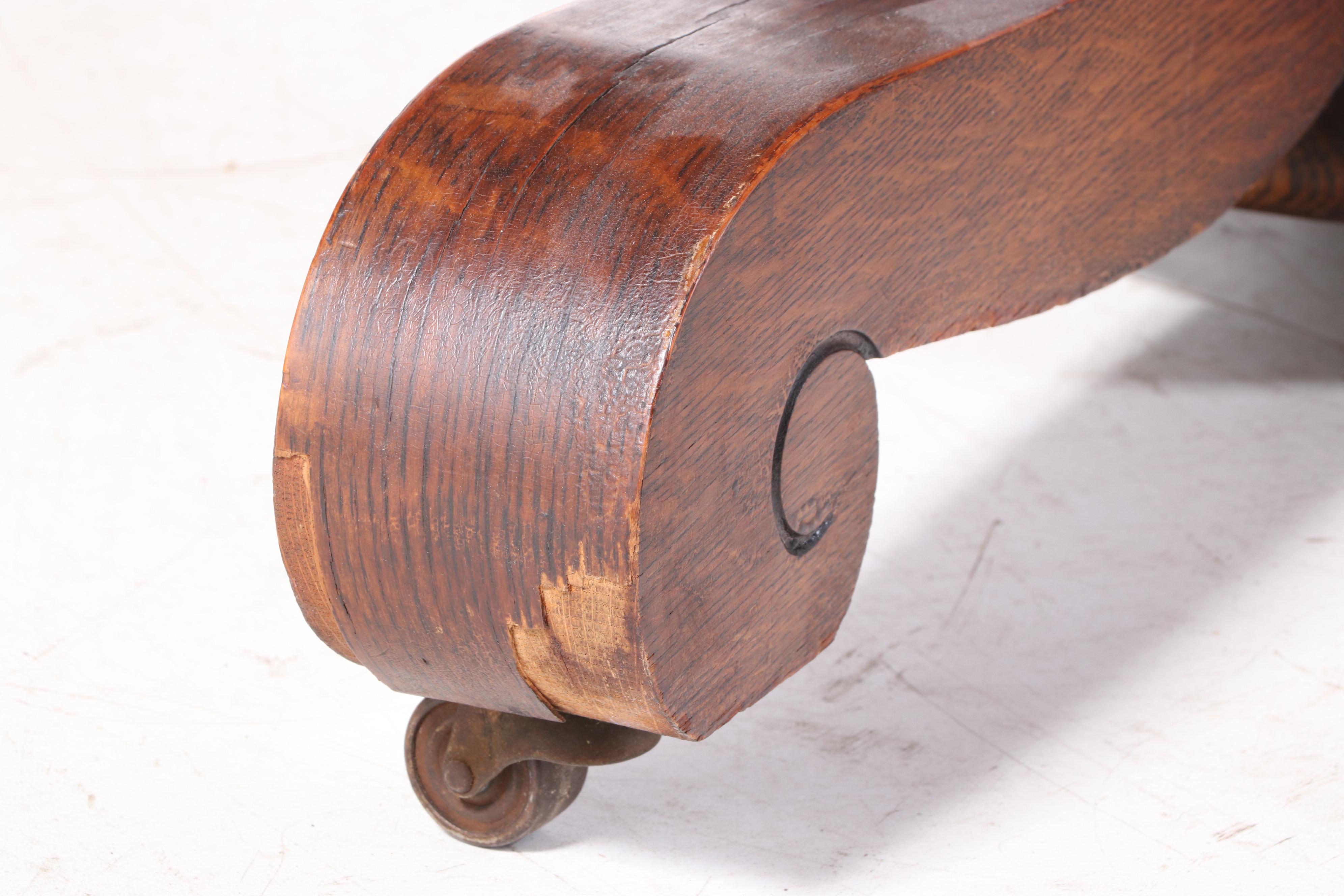 St. John's Tables Victorian Oak Pedestal Dining Table, Early 20th Century