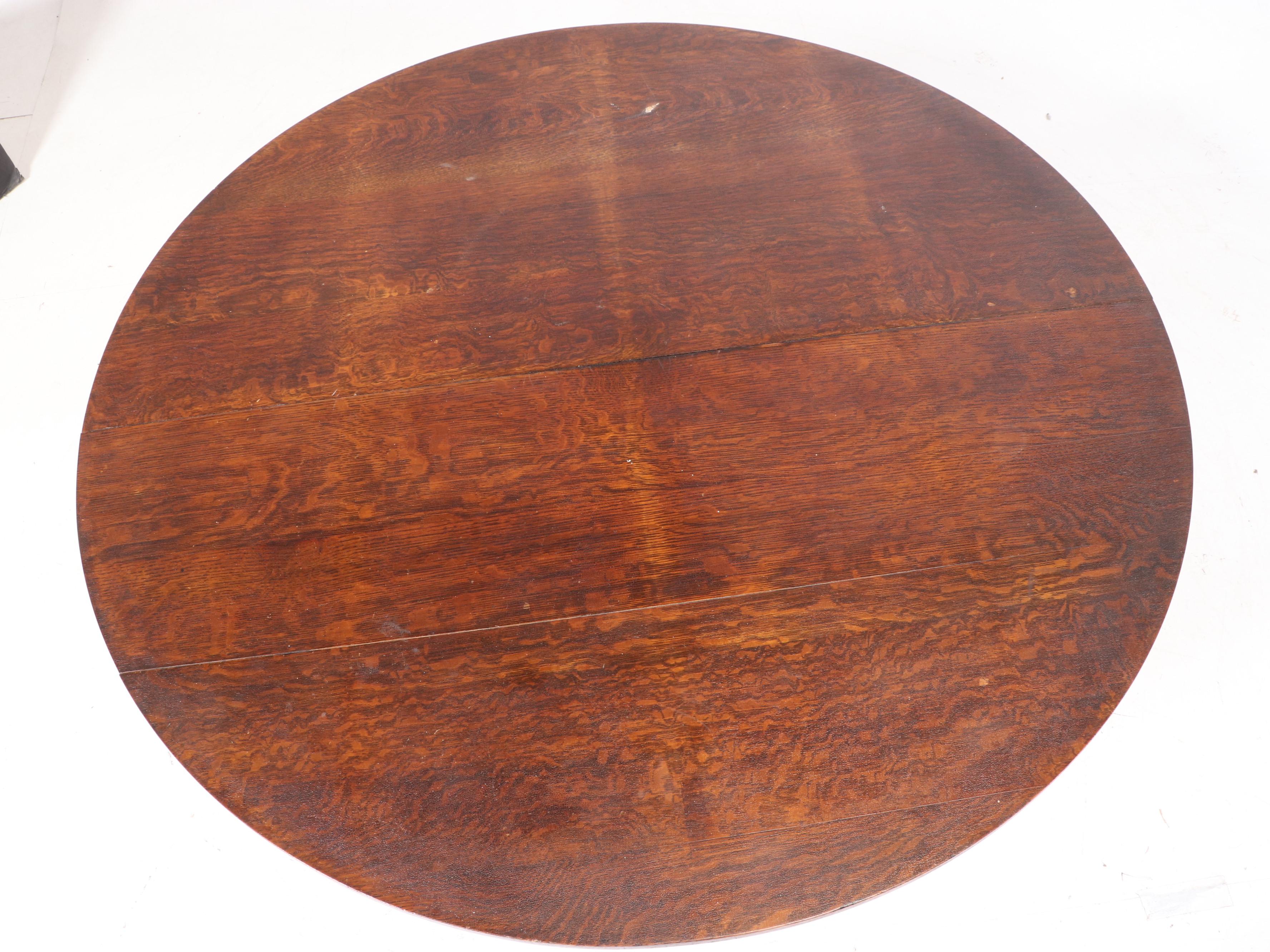 St. John's Tables Victorian Oak Pedestal Dining Table, Early 20th Century